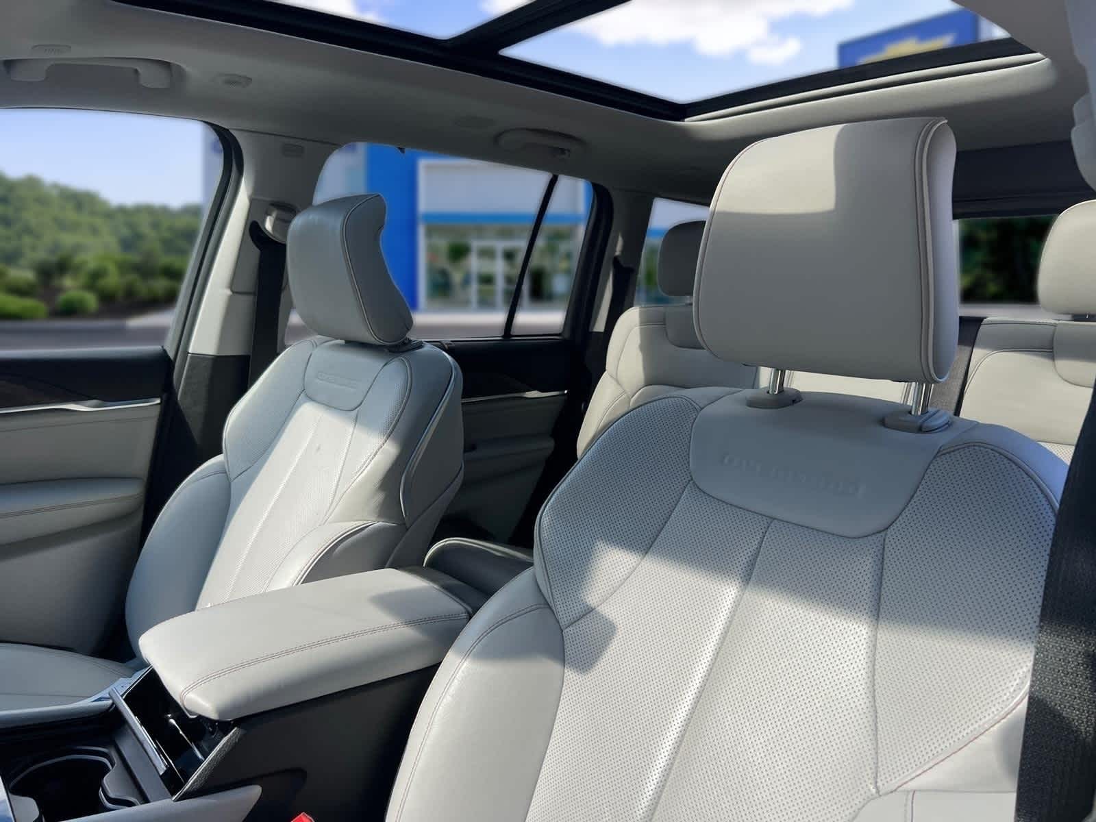 2023 Jeep Grand Cherokee Overland 4x4