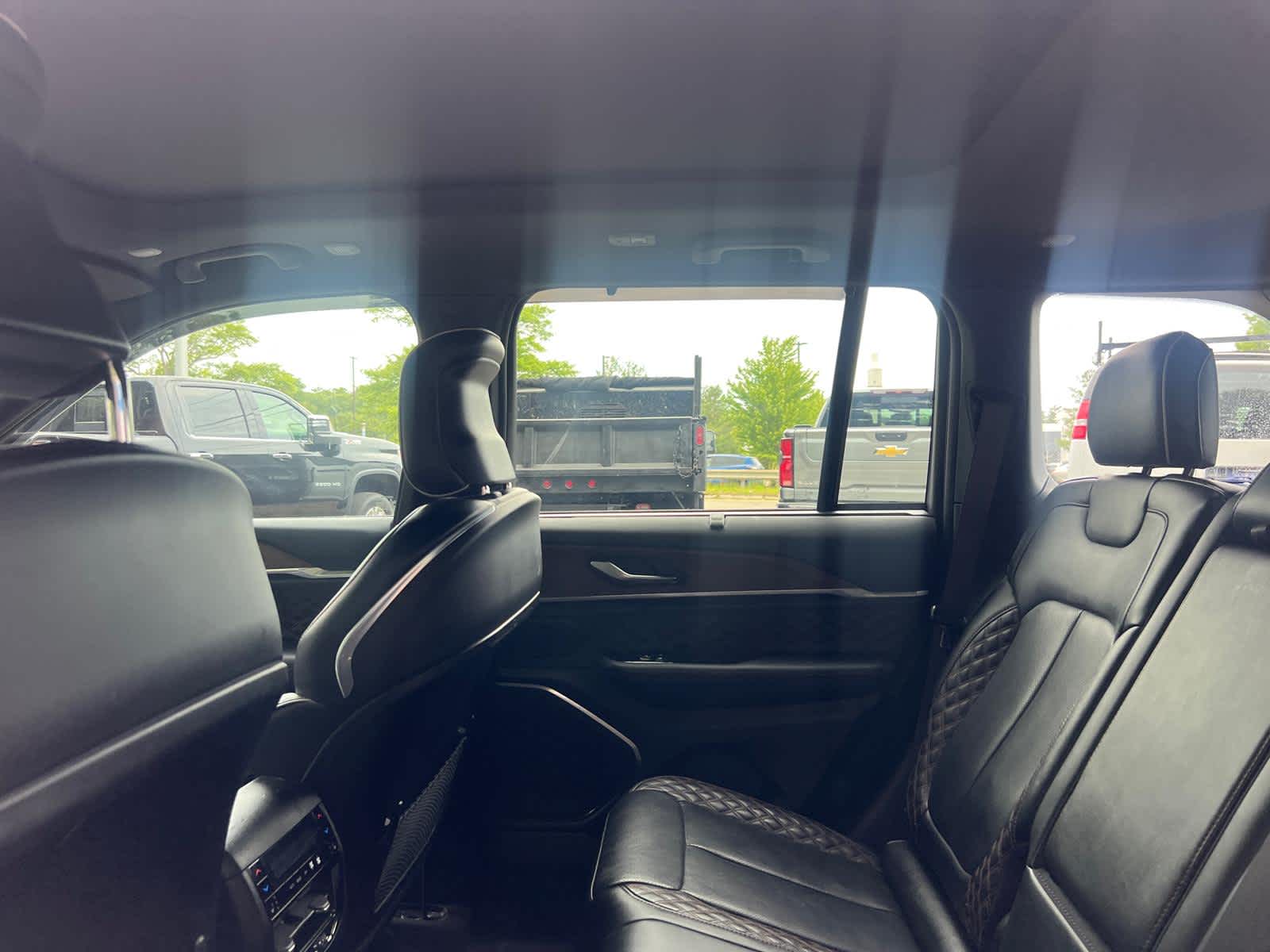 2023 Jeep Grand Cherokee Summit