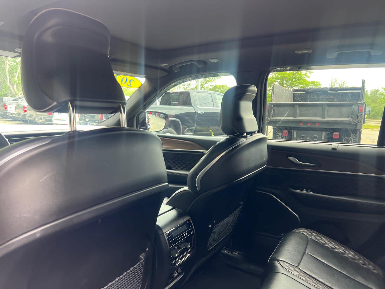 2023 Jeep Grand Cherokee Summit