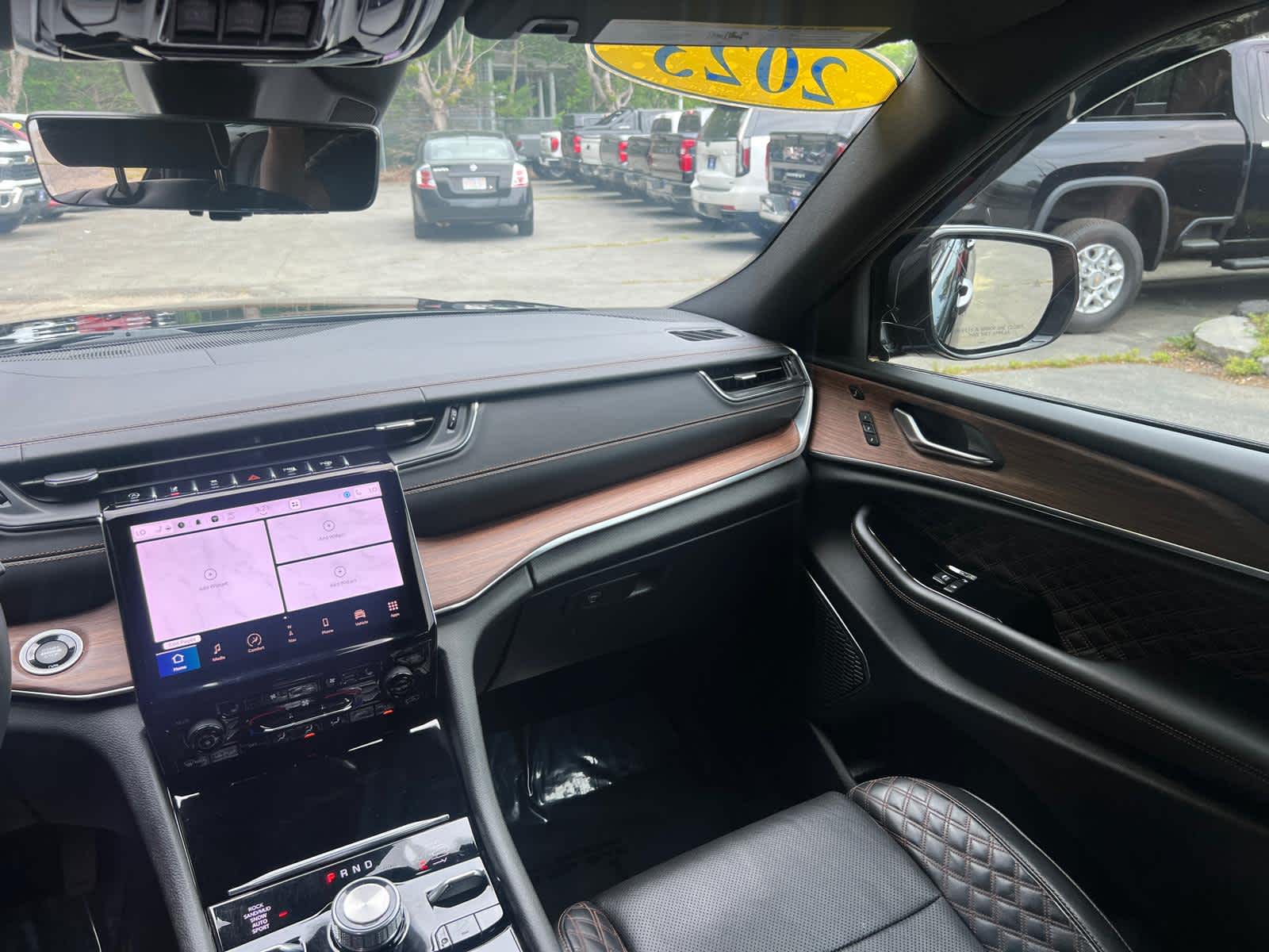 2023 Jeep Grand Cherokee Summit