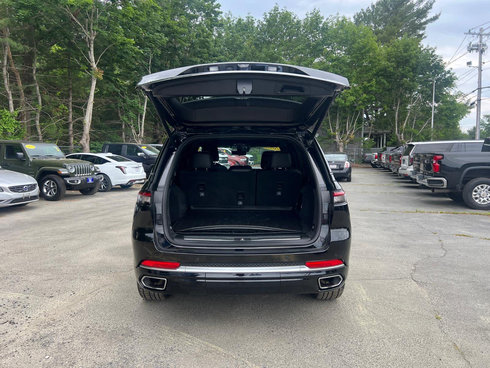 2023 Jeep Grand Cherokee Summit