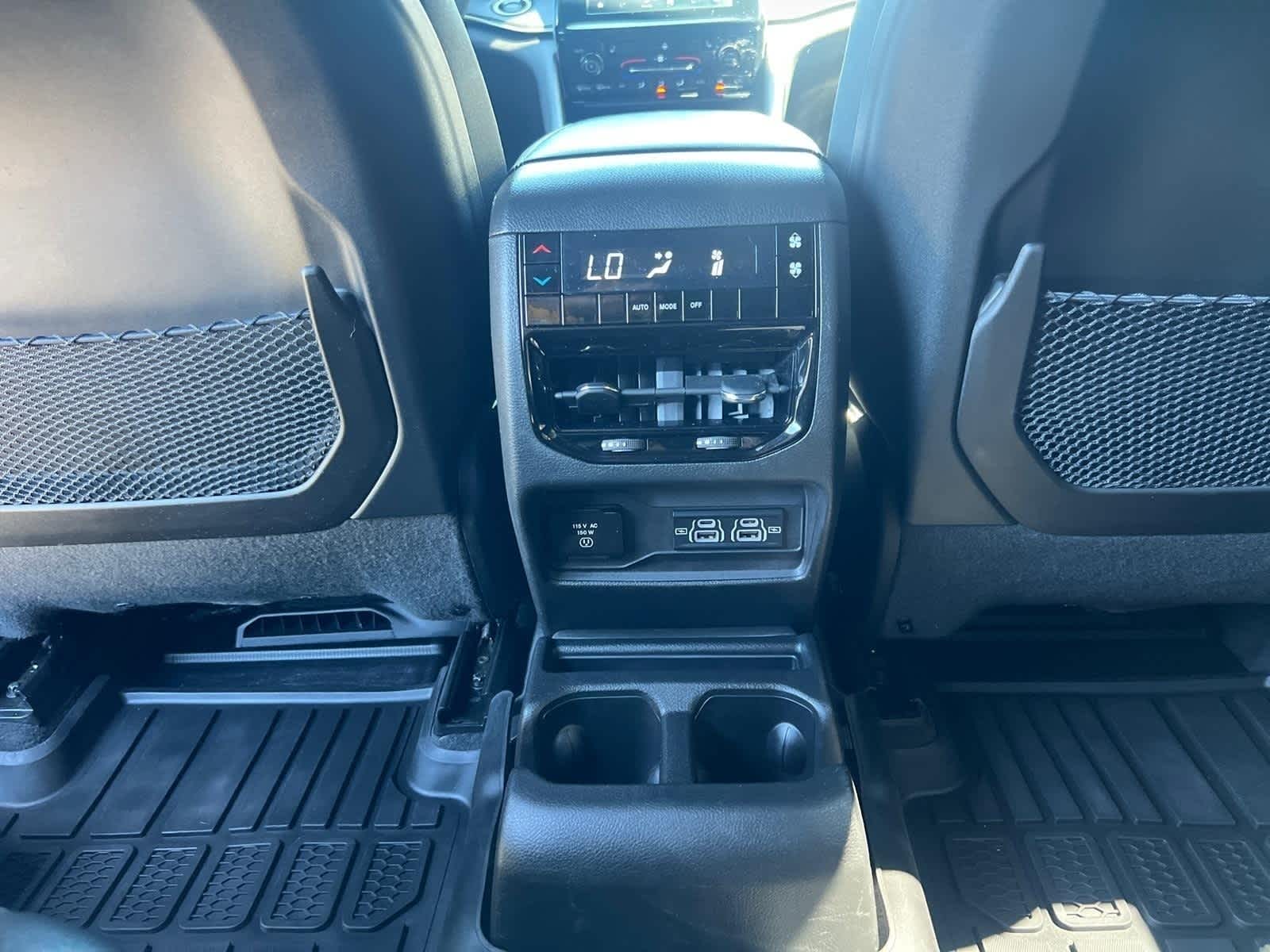 2023 Jeep Grand Cherokee L Altitude X 4x4