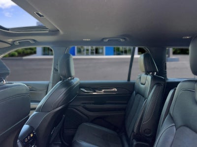 2023 Jeep Grand Cherokee L Altitude 4x4