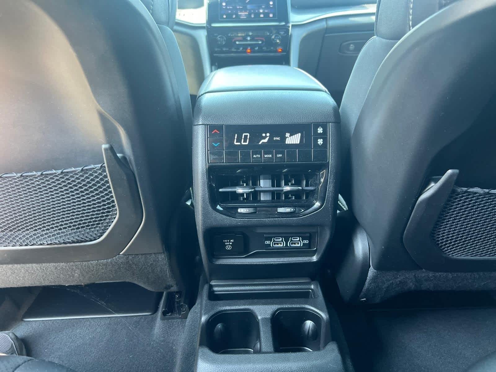 2023 Jeep Grand Cherokee L Altitude 4x4