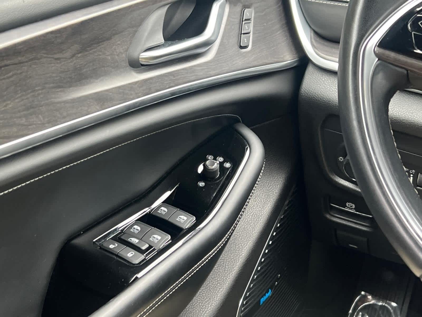 2022 Jeep Grand Cherokee L Overland 4x4
