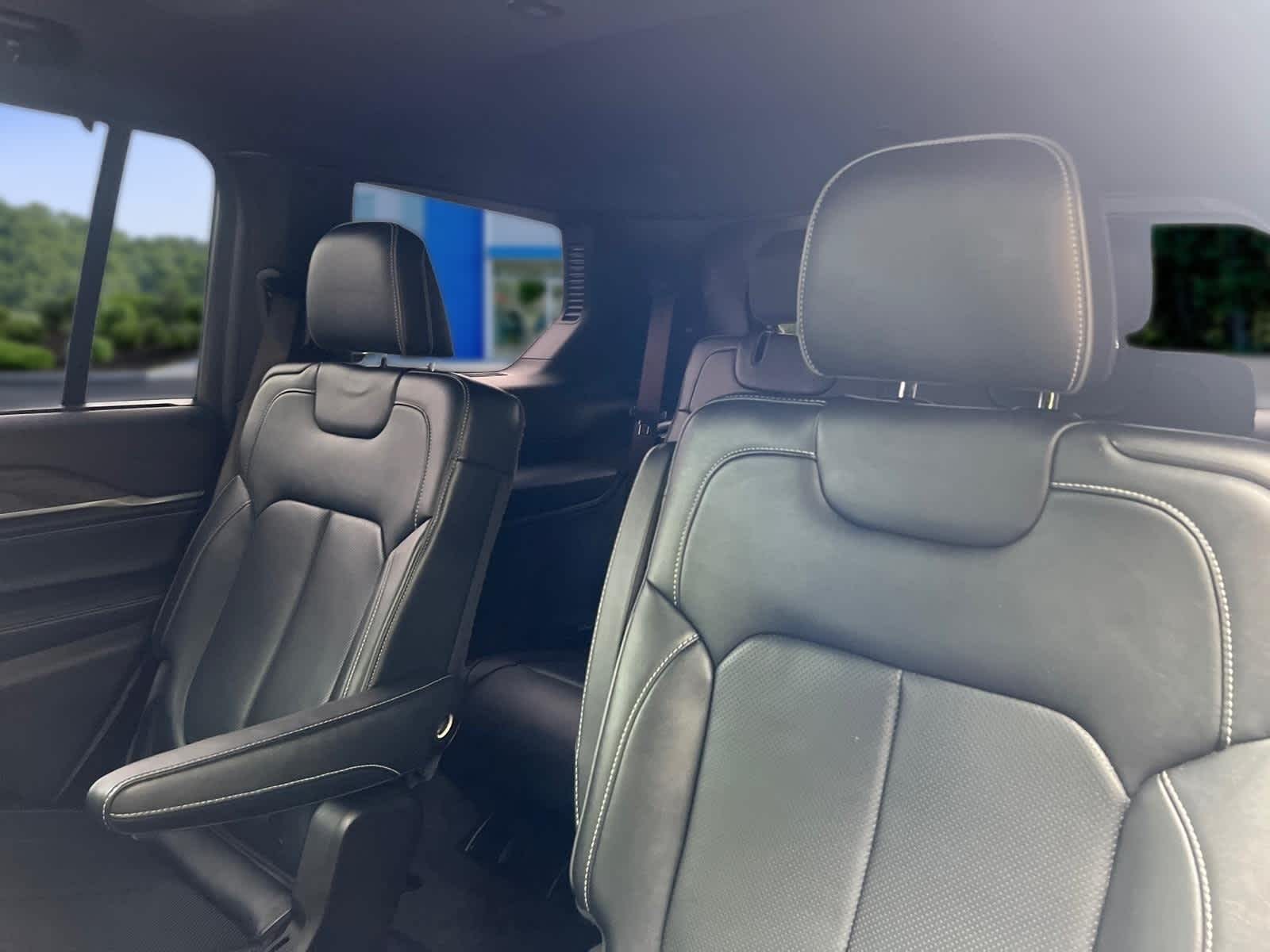 2022 Jeep Grand Cherokee L Overland 4x4