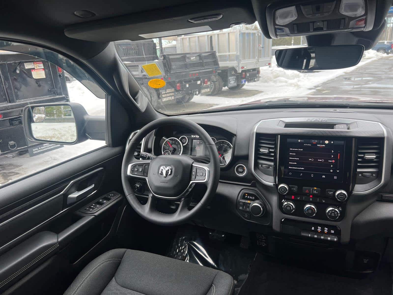 2025 RAM 1500 Big Horn Crew Cab 4x4 5'7" Box