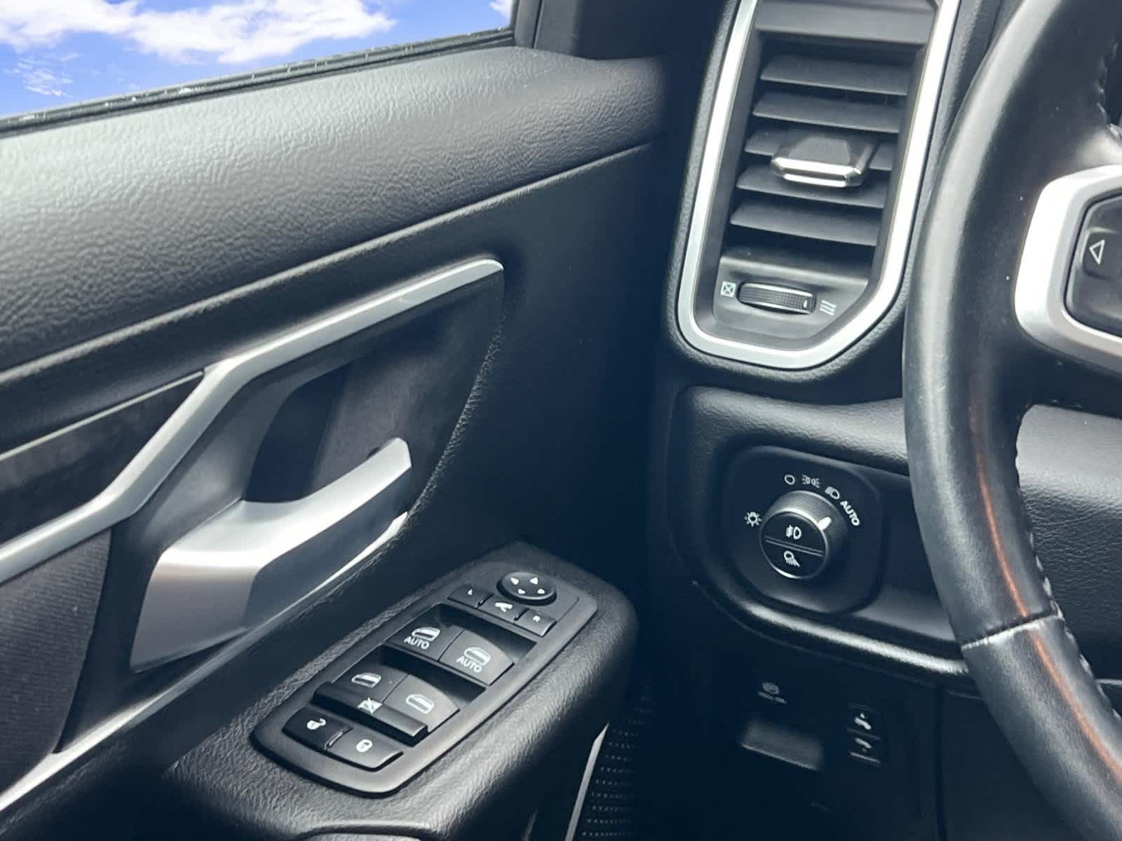 2023 RAM 1500 Big Horn Crew Cab 4x4 5'7" Box