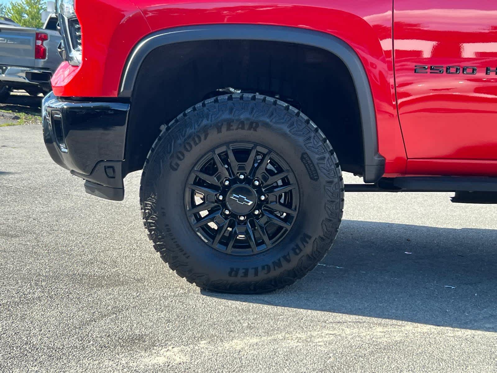 2025 Chevrolet Silverado 2500HD ZR2 - Photo 11