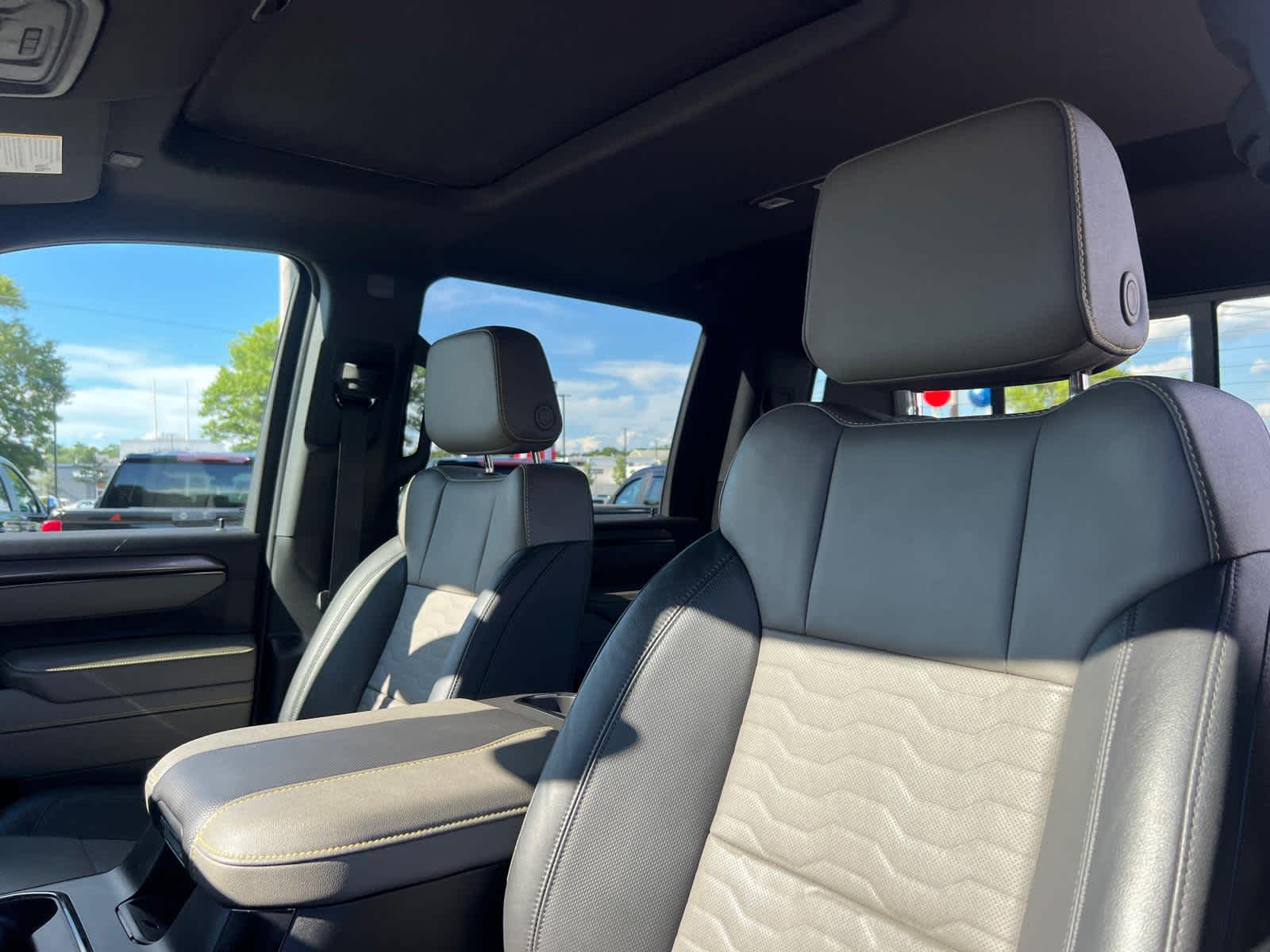 2025 Chevrolet Silverado 2500HD ZR2 - Photo 13