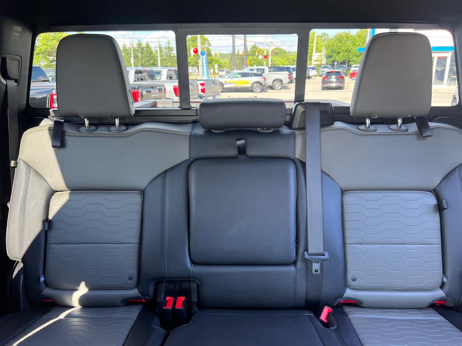 2025 Chevrolet Silverado 2500HD ZR2 - Photo 26