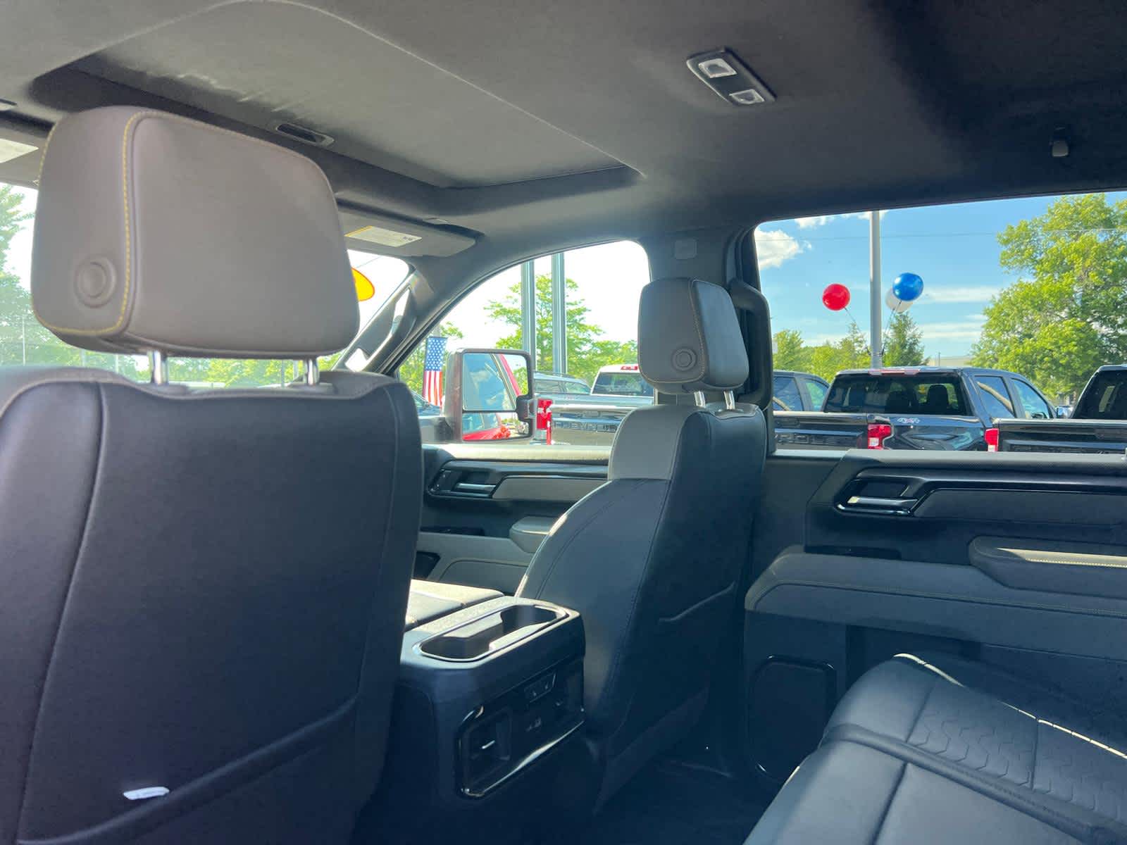 2025 Chevrolet Silverado 2500HD ZR2 - Photo 30