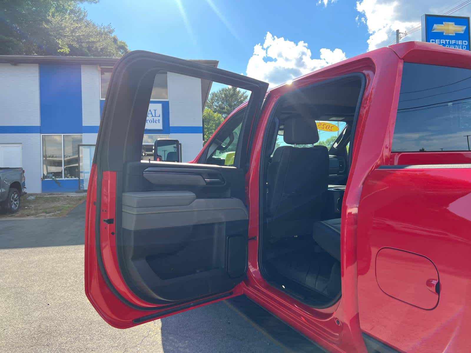2025 Chevrolet Silverado 2500HD ZR2 - Photo 31