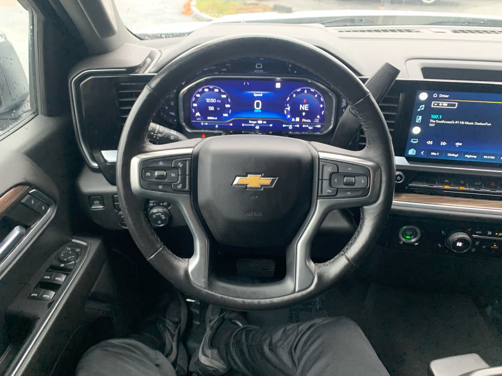 2022 Chevrolet Silverado 1500 LT (2FL)