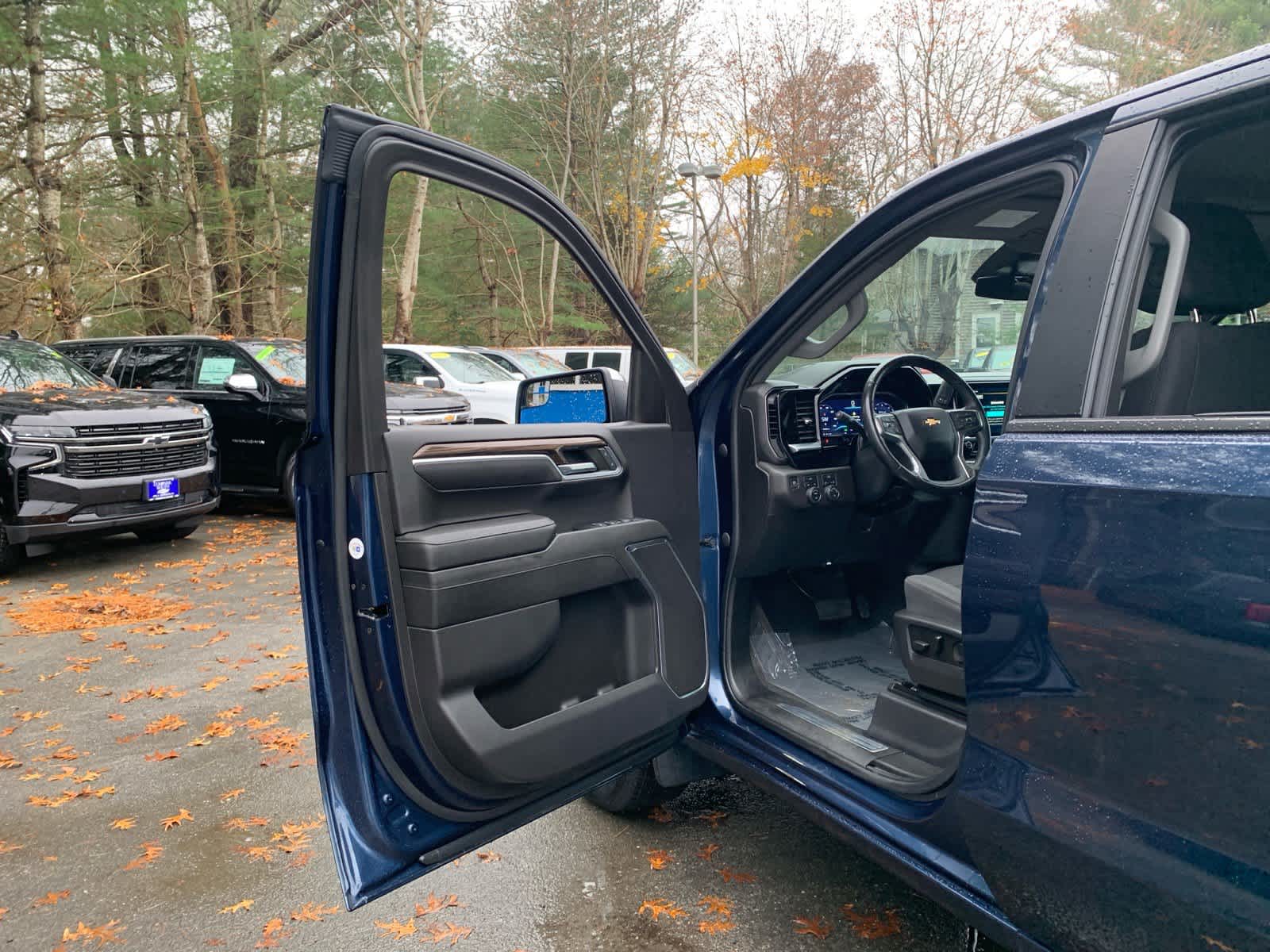 2022 Chevrolet Silverado 1500 LT (2FL)