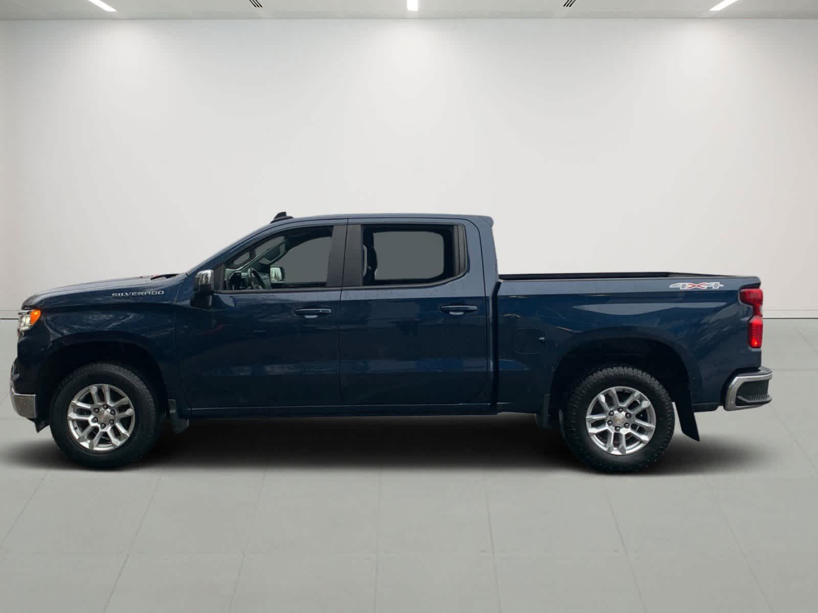 2022 Chevrolet Silverado 1500 LT (2FL)