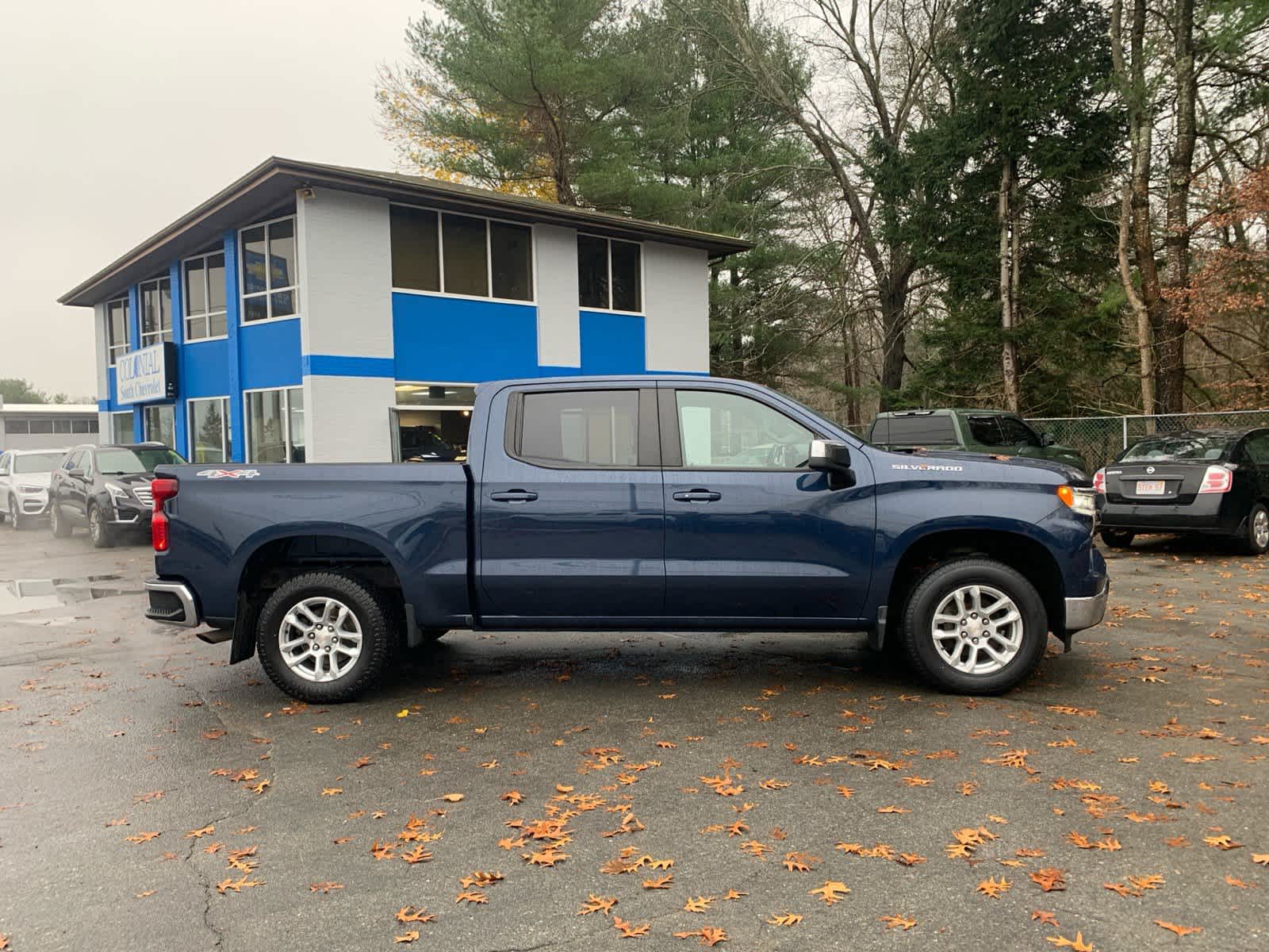 2022 Chevrolet Silverado 1500 LT (2FL)