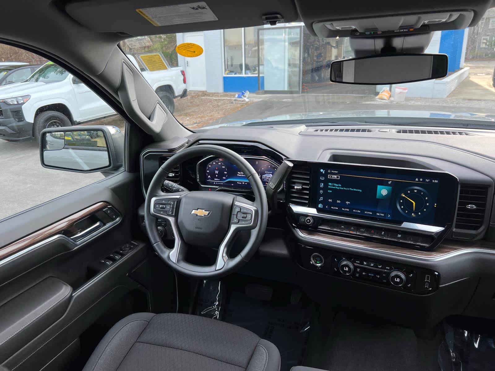2024 Chevrolet Silverado 1500 LT (2FL)