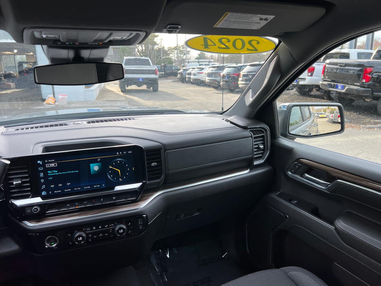 2024 Chevrolet Silverado 1500 LT (2FL)