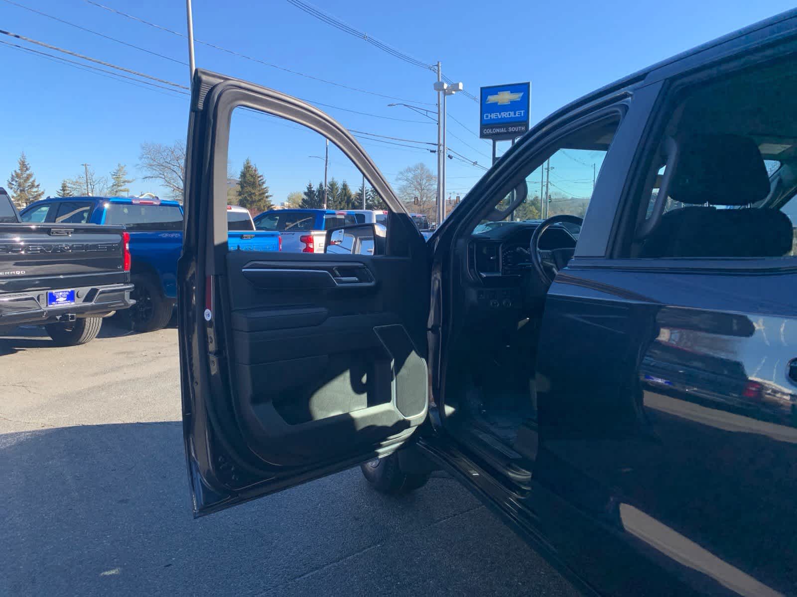 2022 Chevrolet Silverado 1500 LT (2FL)