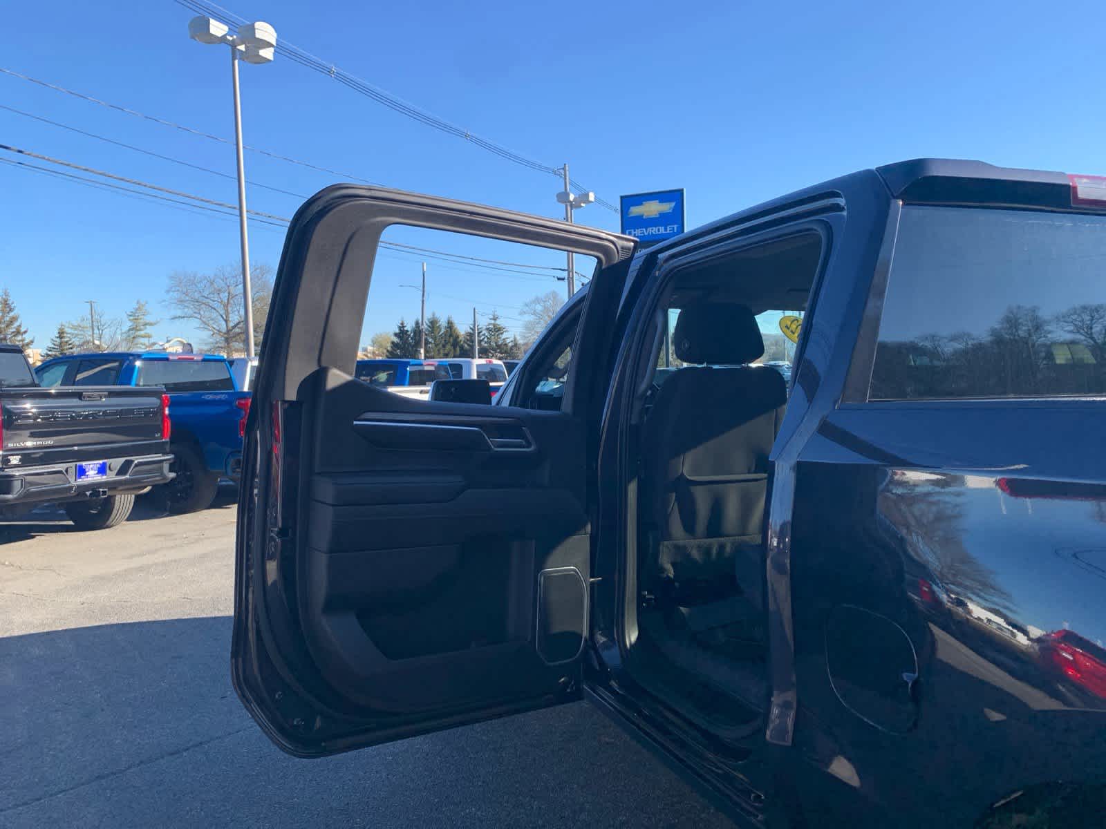 2022 Chevrolet Silverado 1500 LT (2FL)