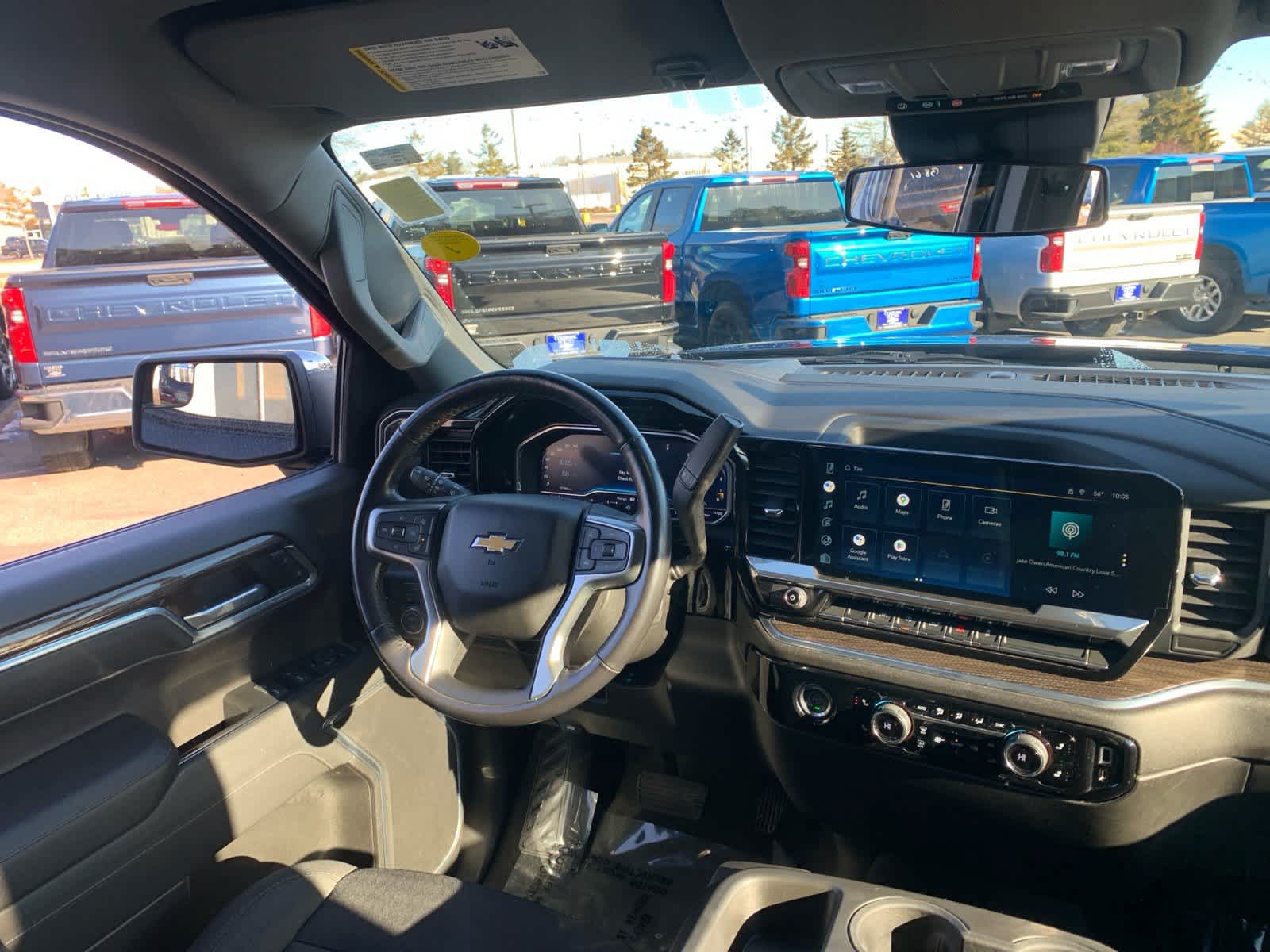 2022 Chevrolet Silverado 1500 LT (2FL)