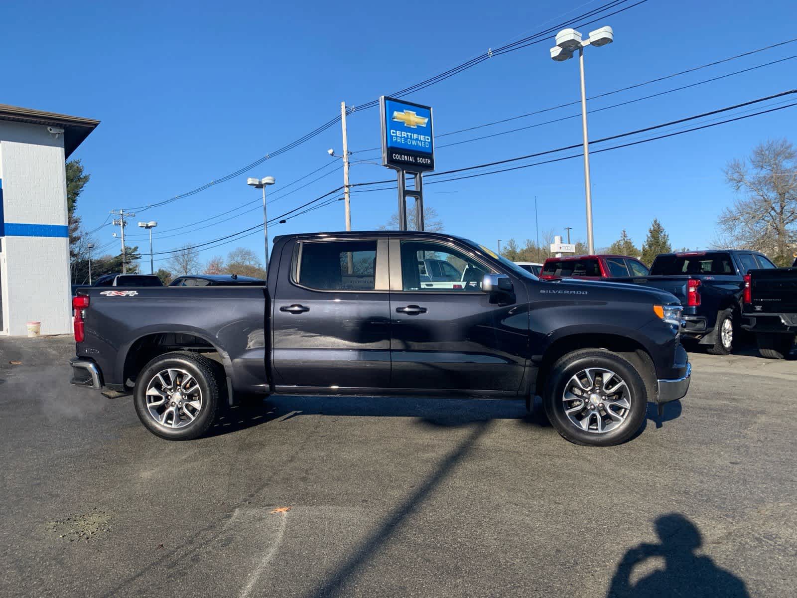 2022 Chevrolet Silverado 1500 LT (2FL)