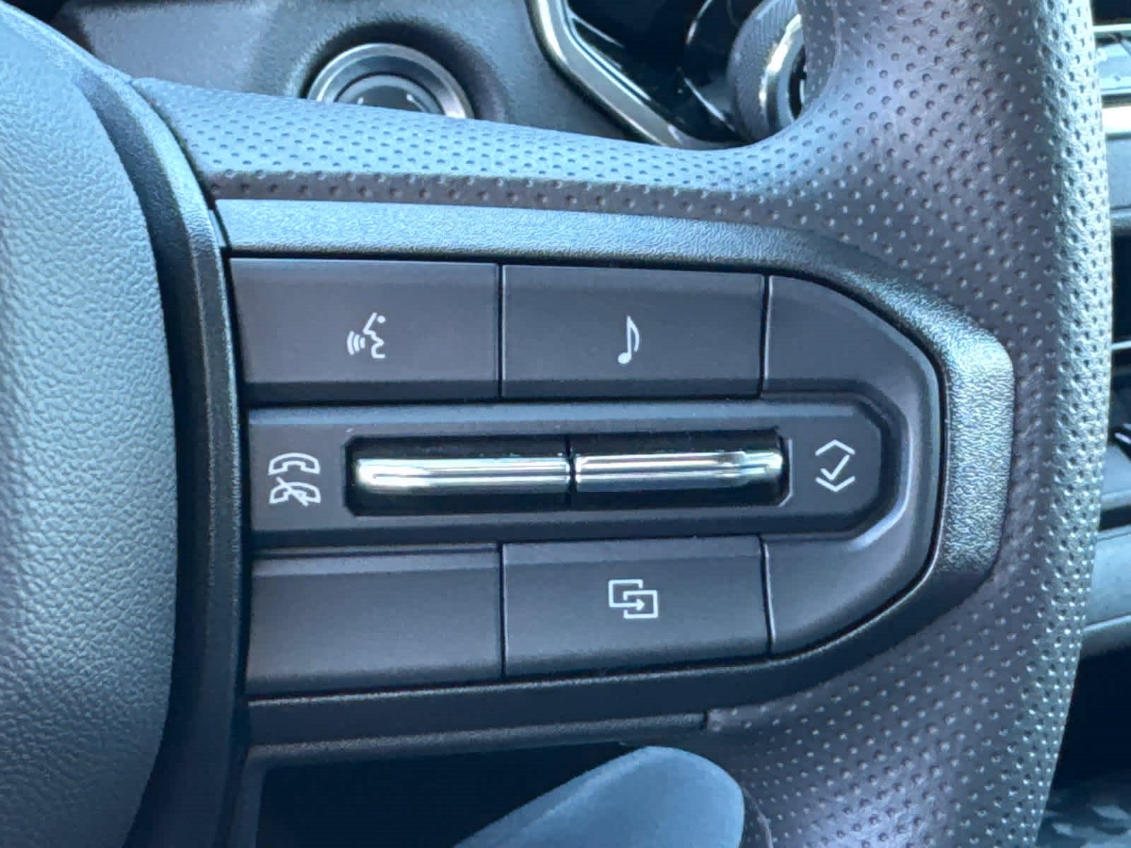 2024 Chevrolet Colorado WT