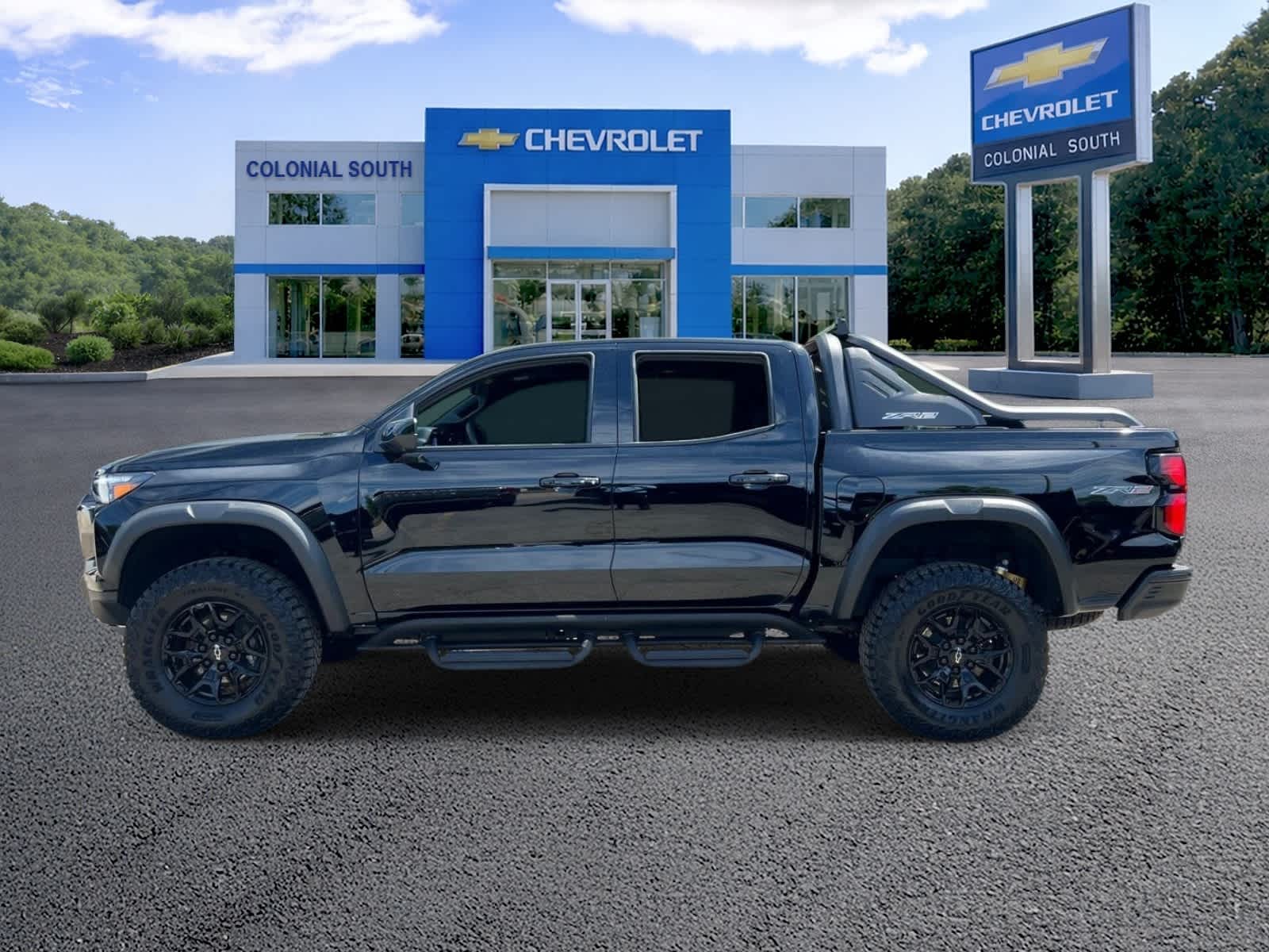 2025 Chevrolet Colorado ZR2 - Photo 3