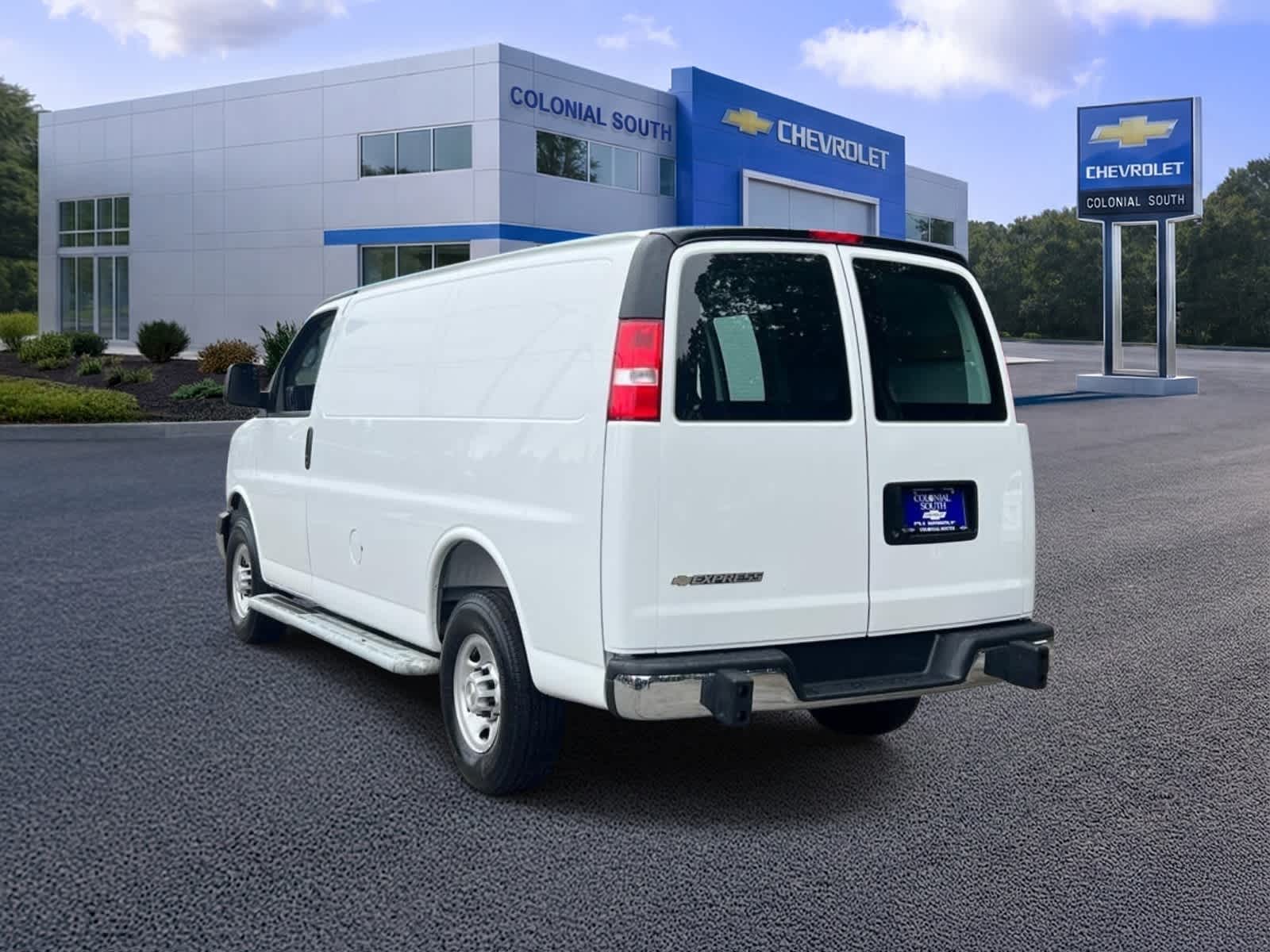 2025 Chevrolet Express Cargo WT