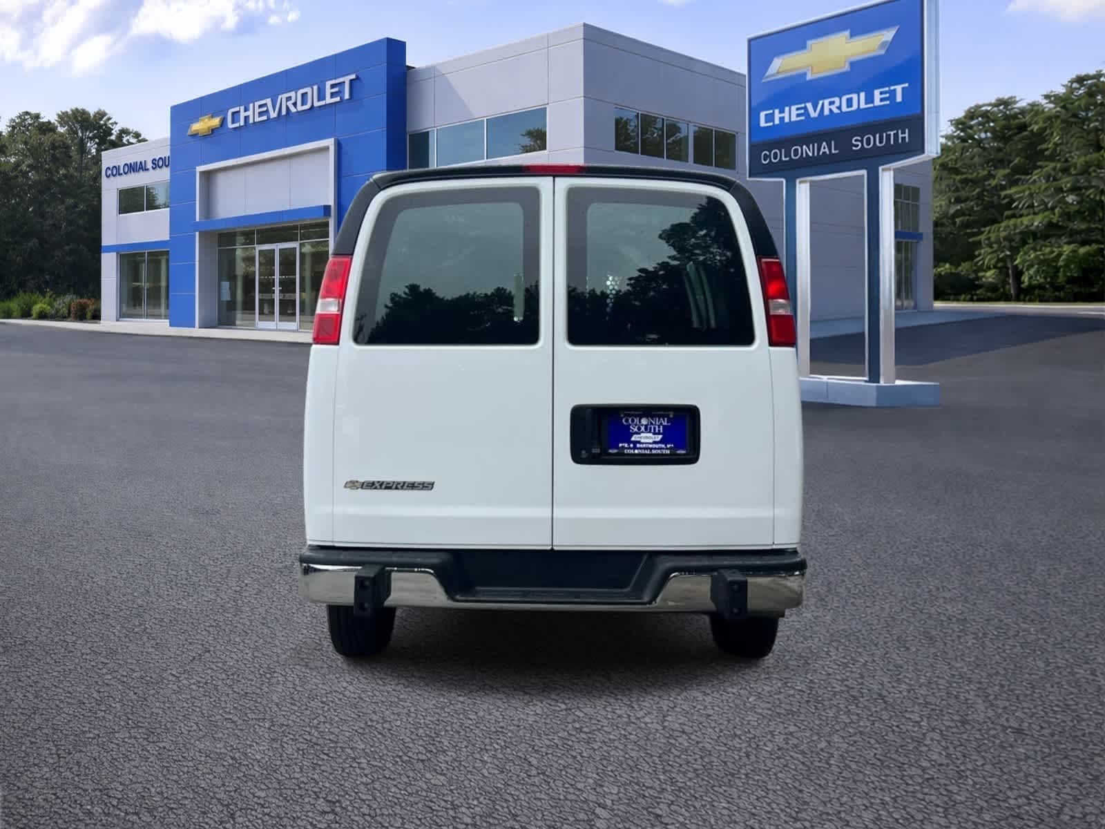2025 Chevrolet Express Cargo WT