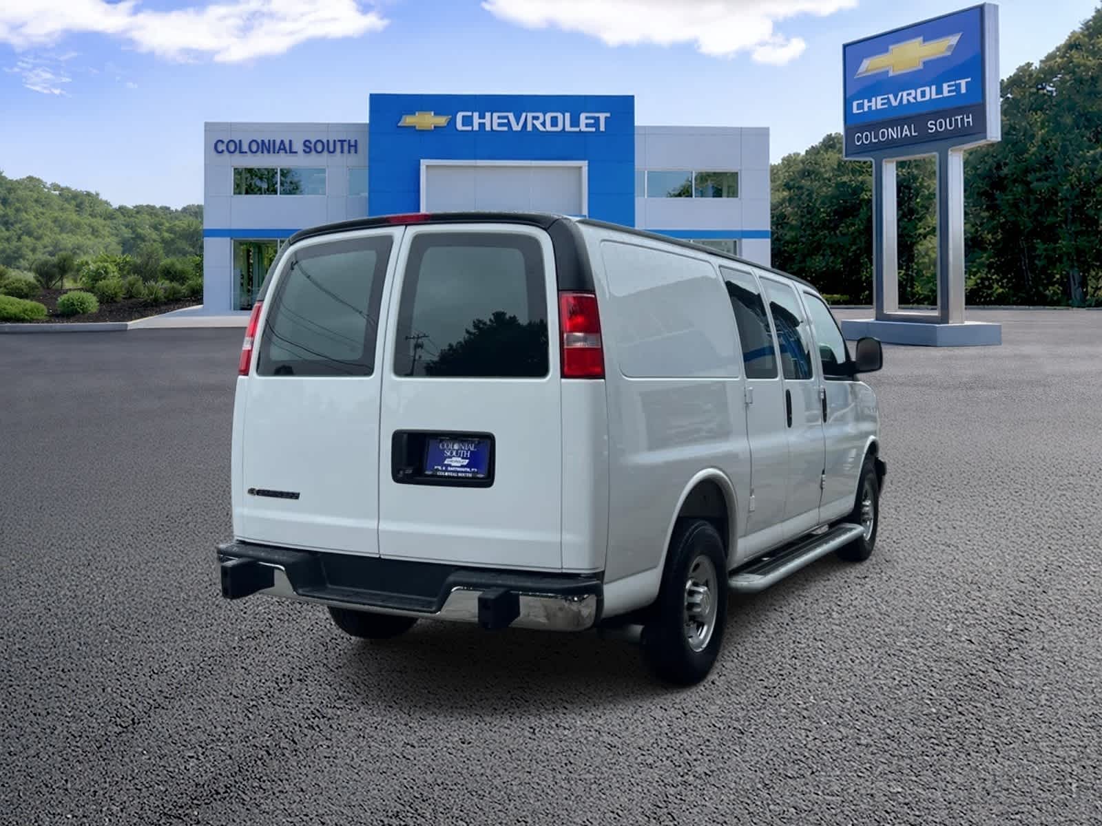 2025 Chevrolet Express Cargo WT
