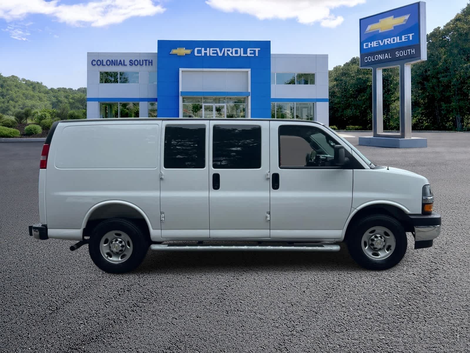 2025 Chevrolet Express Cargo WT