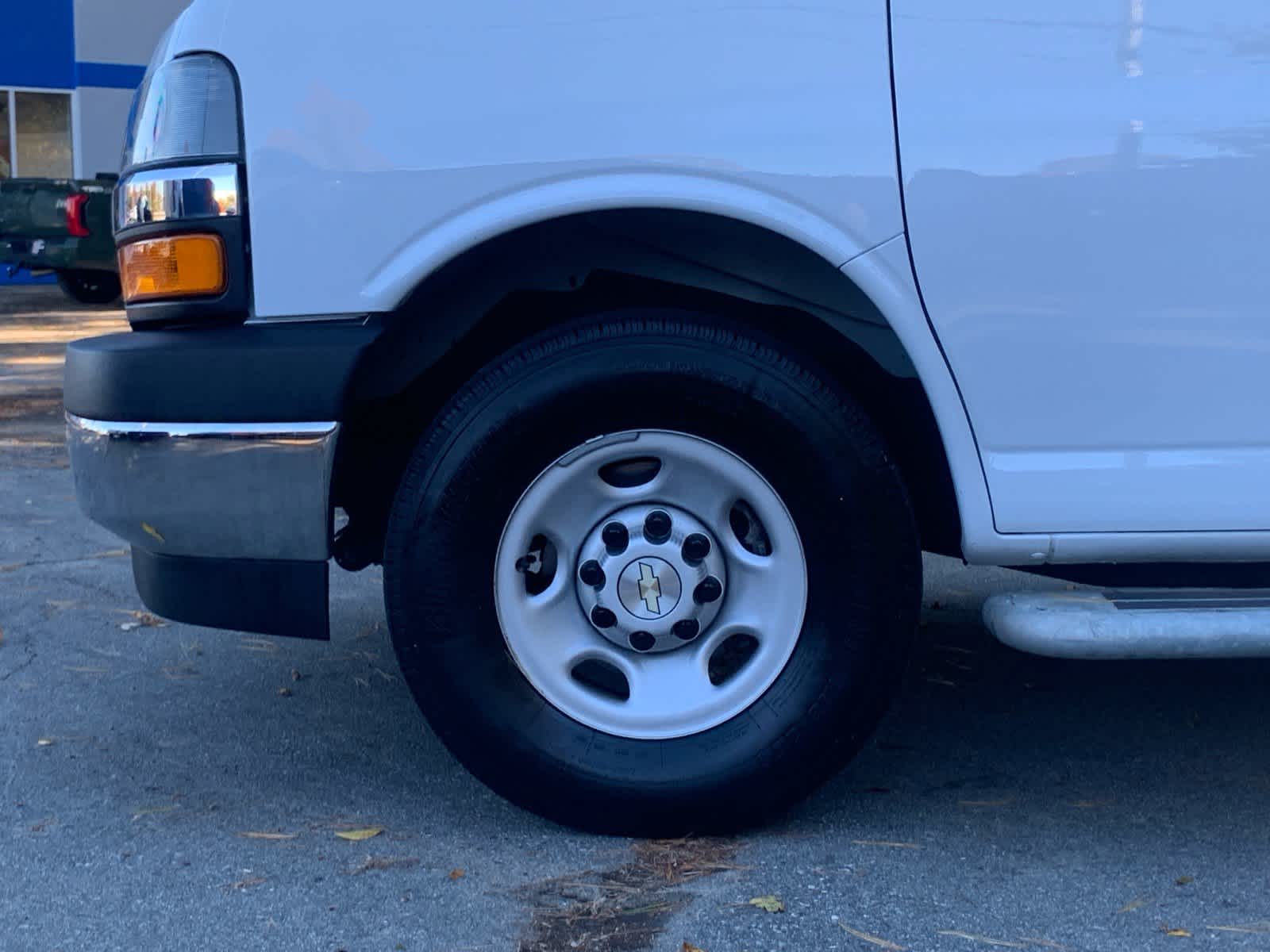 2024 Chevrolet Express Cargo 2500 WT