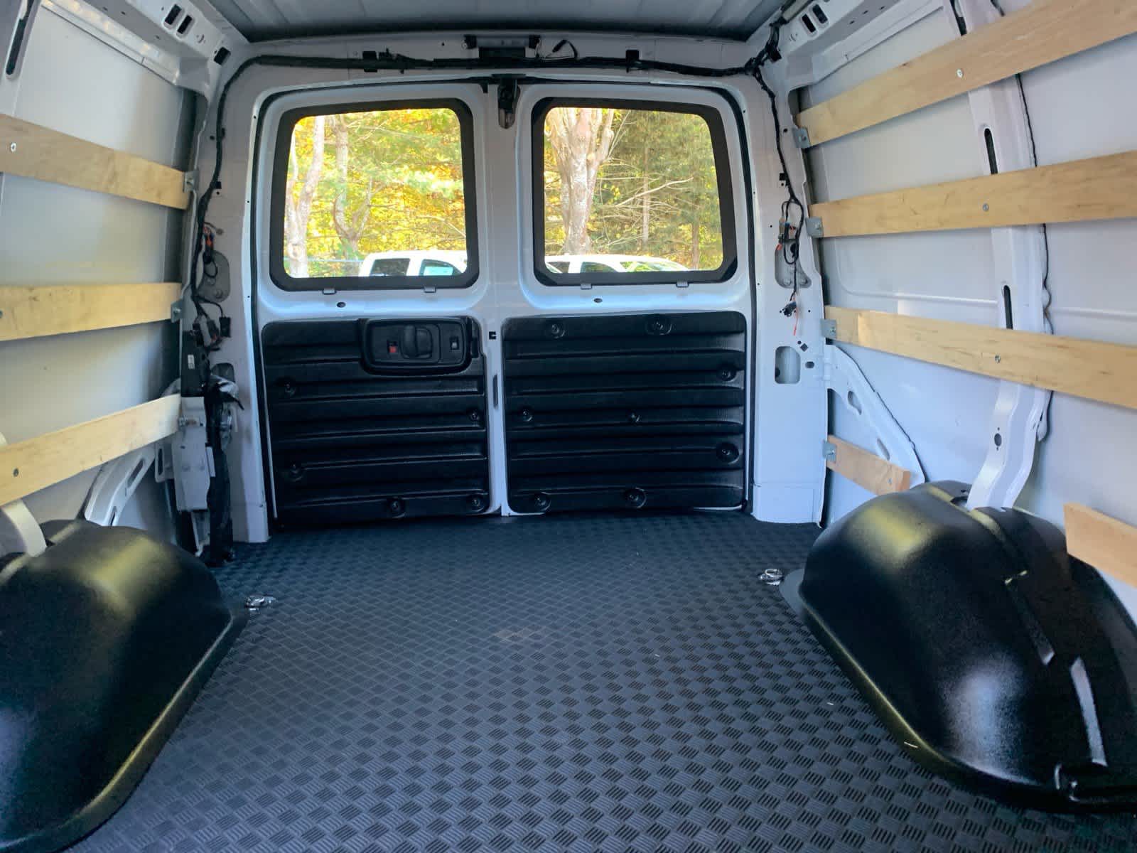 2024 Chevrolet Express Cargo 2500 WT