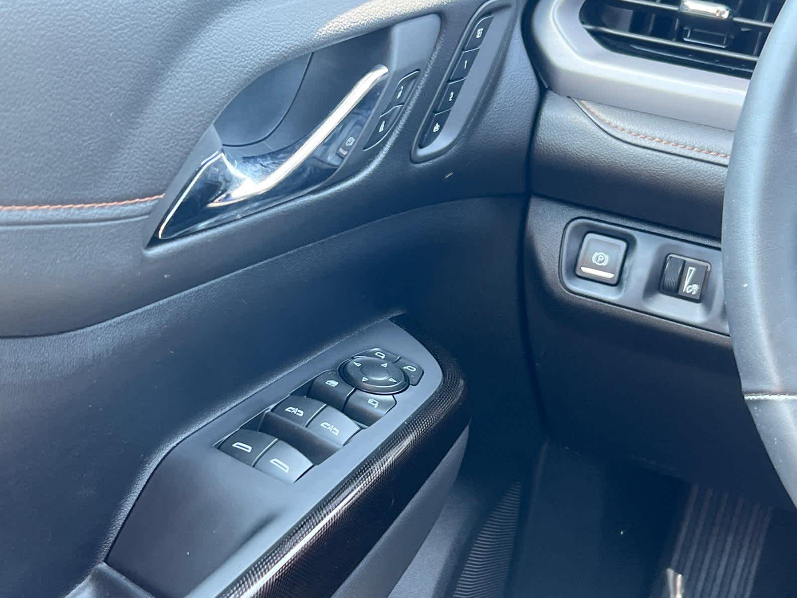 2023 GMC Acadia AT4