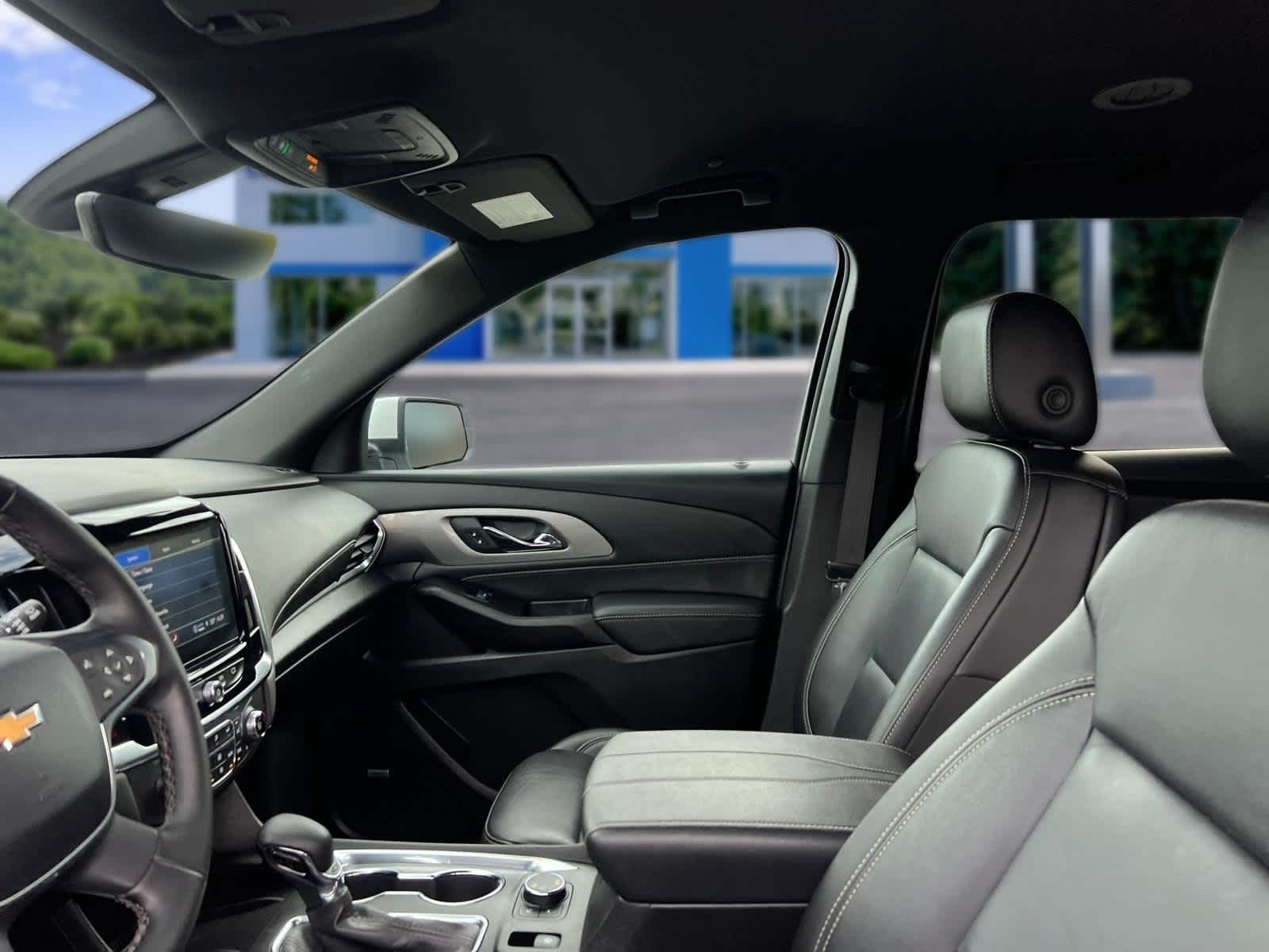 2023 Chevrolet Traverse 3LT - Photo 12