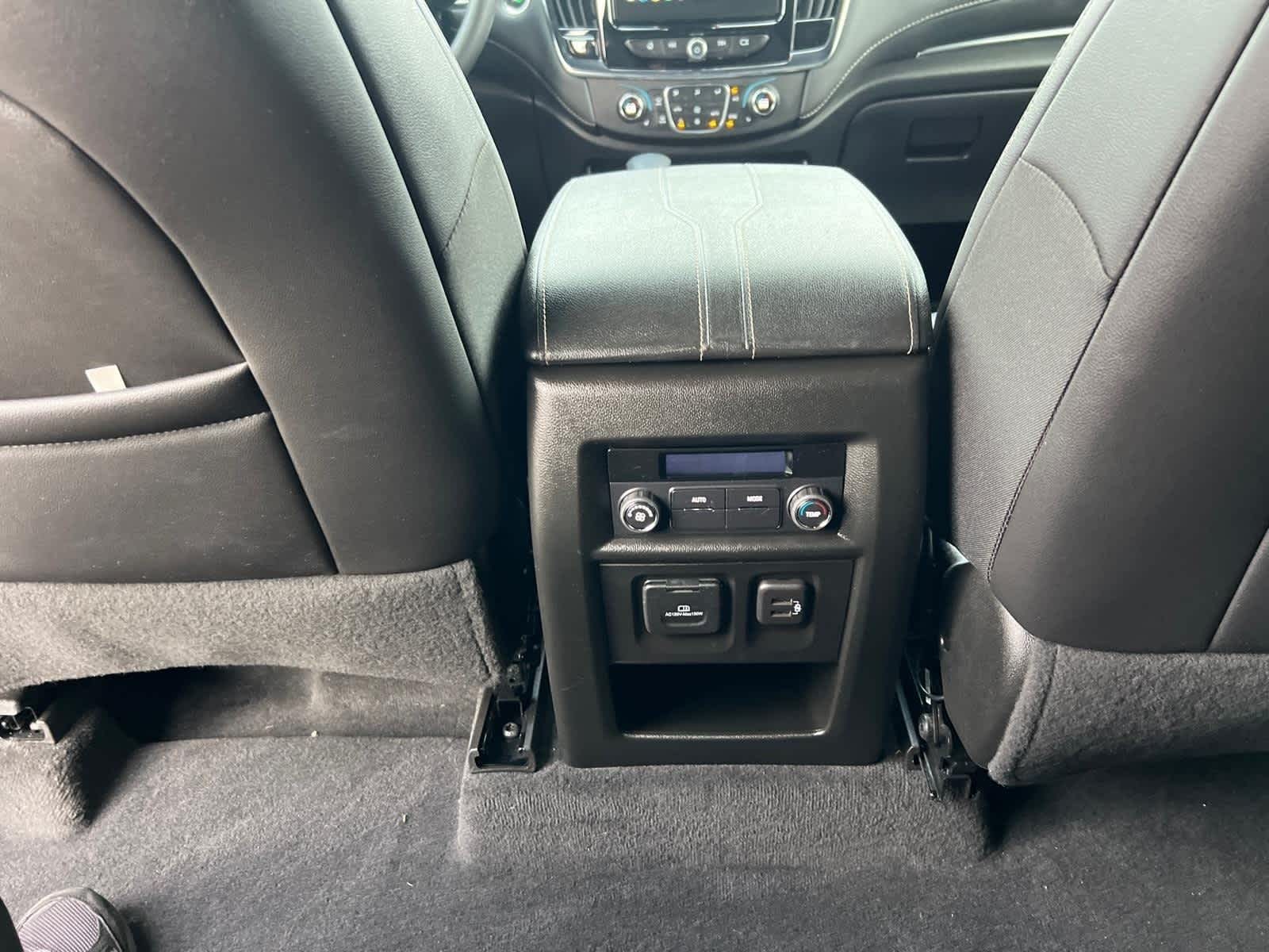 2023 Chevrolet Traverse 3LT - Photo 30