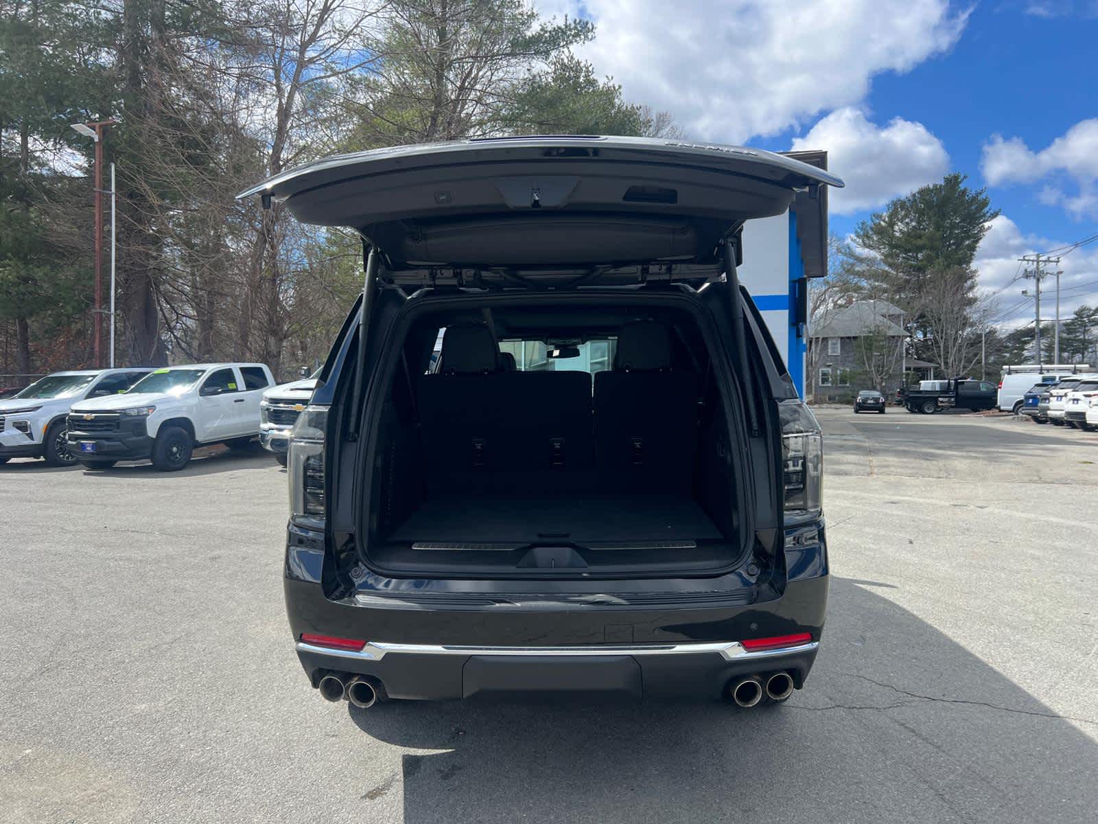 2025 Chevrolet Suburban Premier