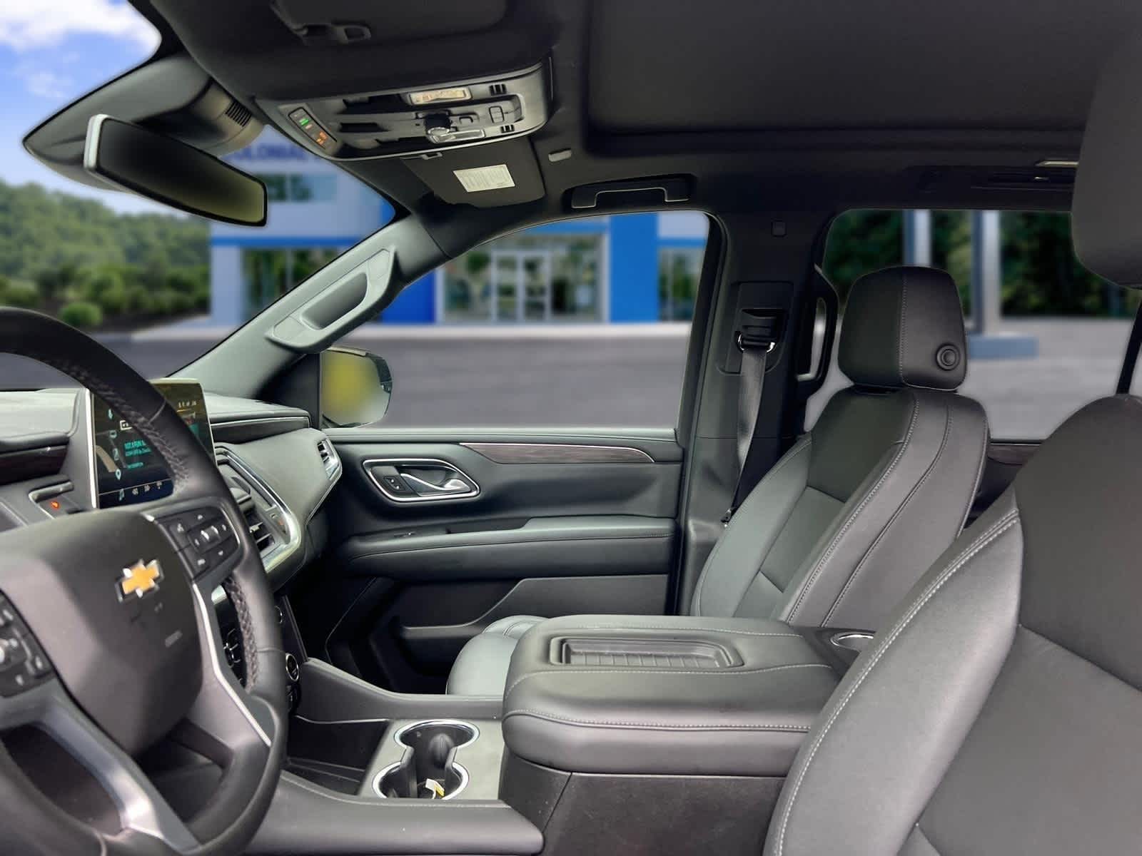 2023 Chevrolet Suburban LT