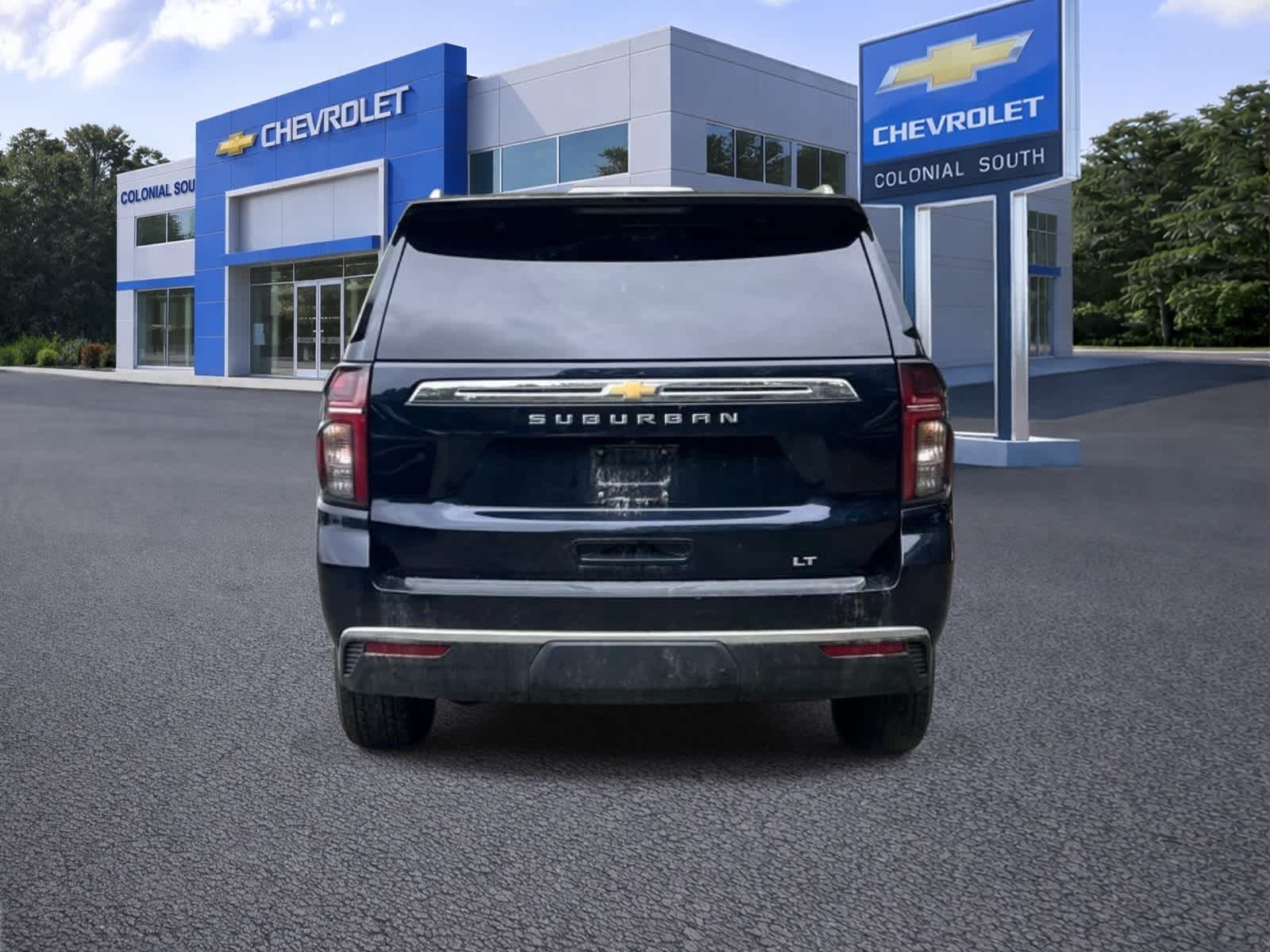 2023 Chevrolet Suburban LT