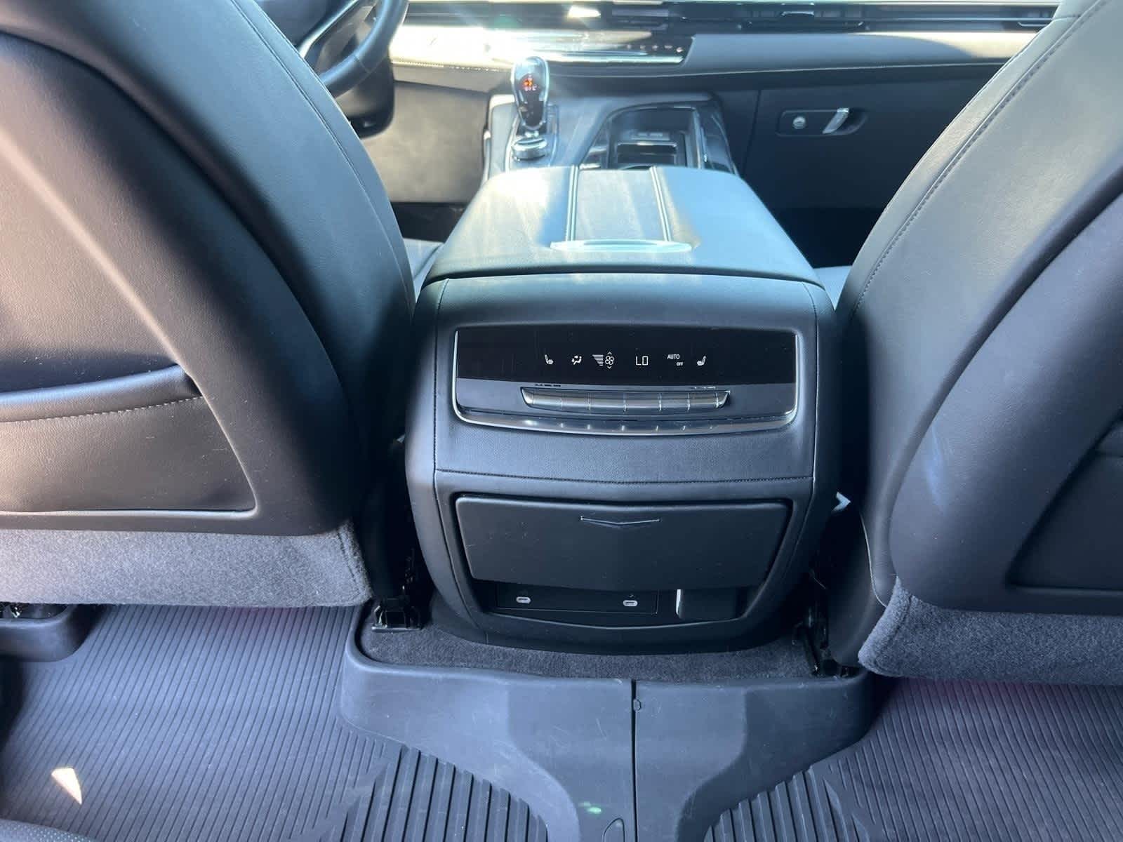 2024 Cadillac Escalade Sport
