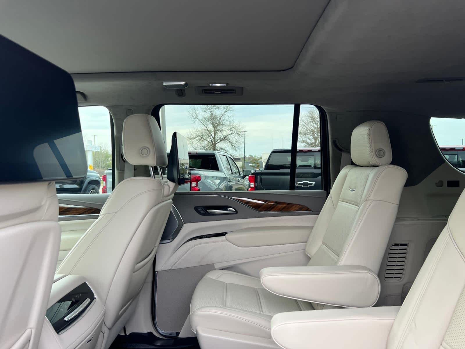 2024 Cadillac Escalade ESV Sport Platinum