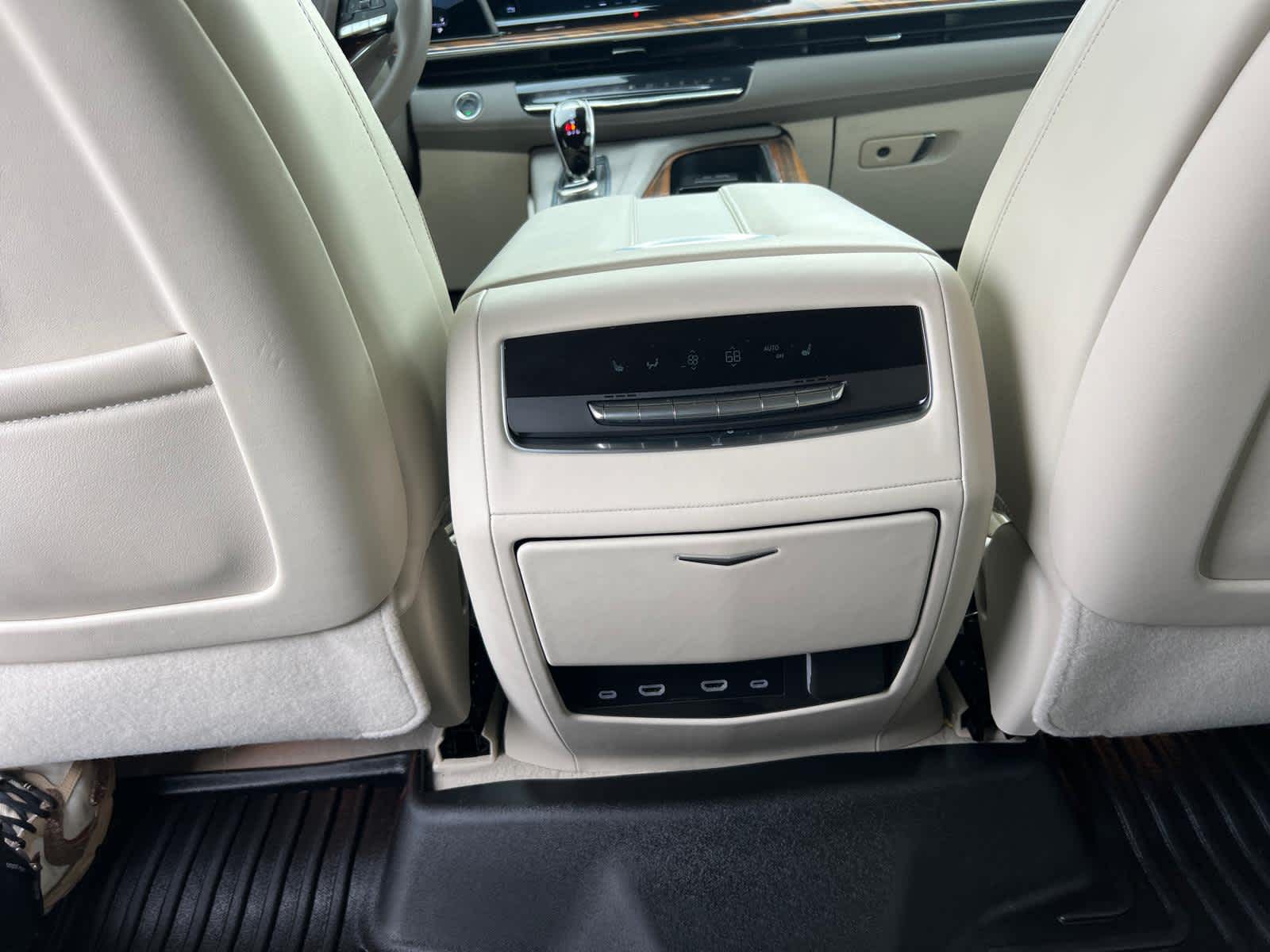2024 Cadillac Escalade ESV Sport Platinum