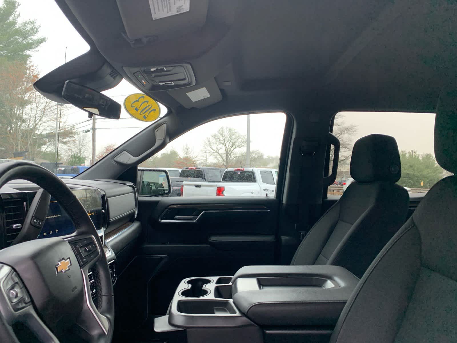 2023 Chevrolet Silverado 1500 LT (2FL)