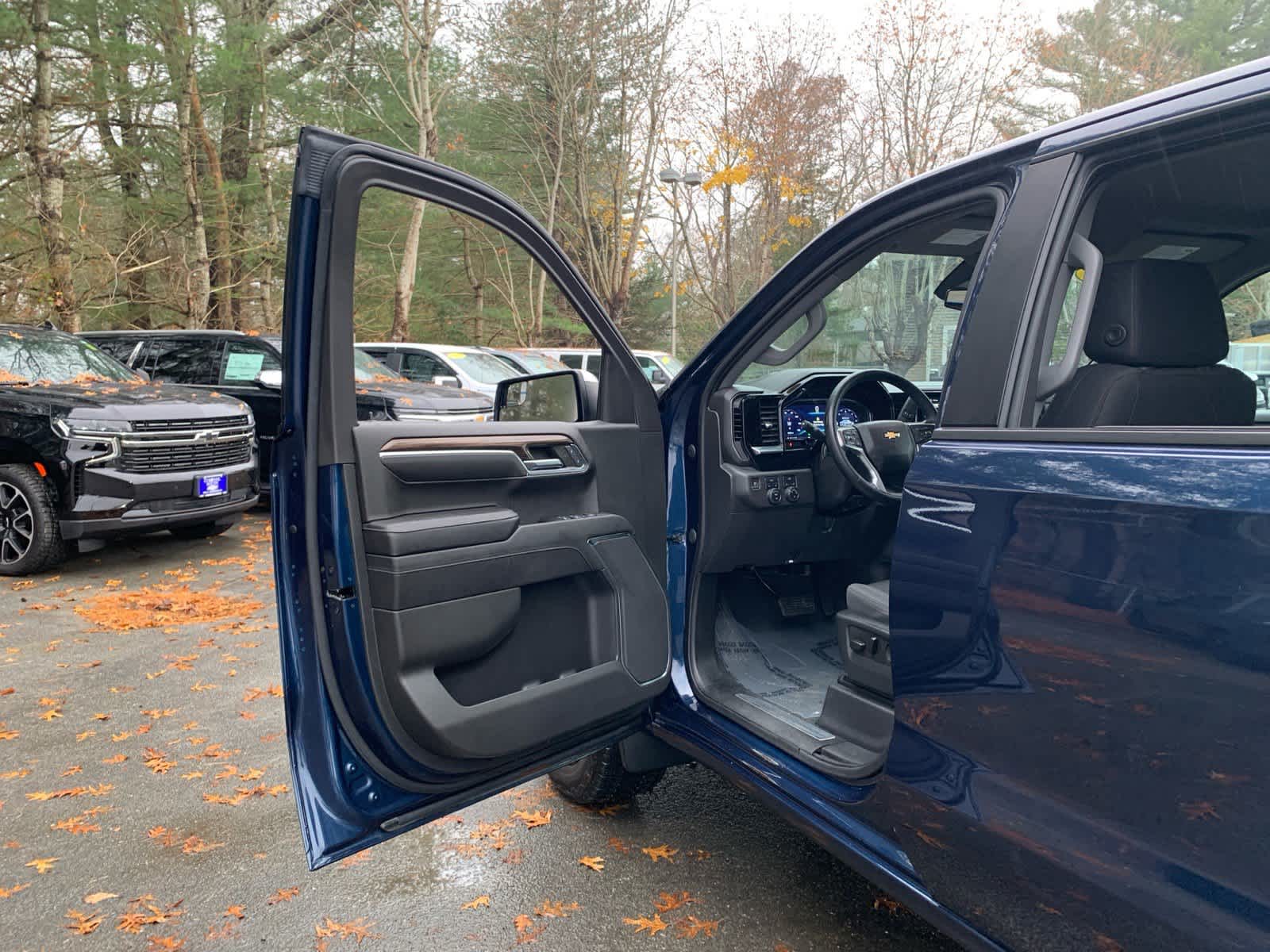 2023 Chevrolet Silverado 1500 LT (2FL)