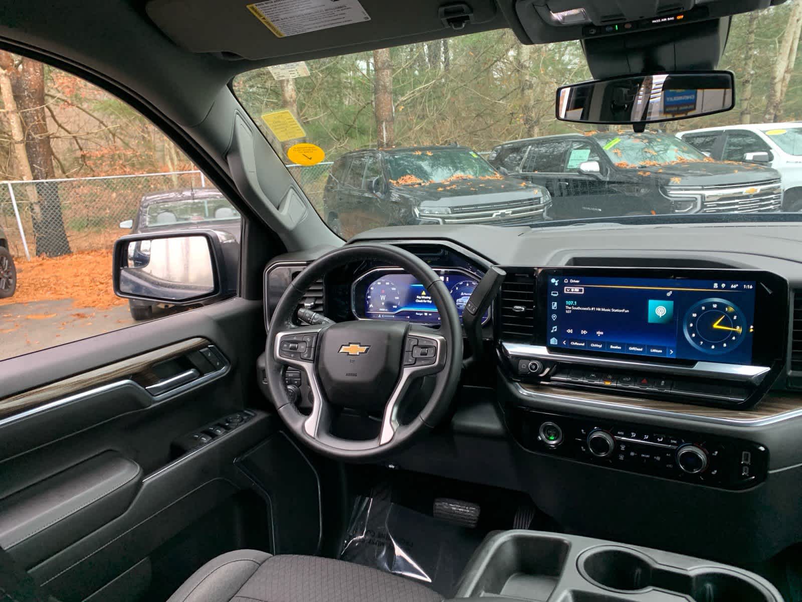 2023 Chevrolet Silverado 1500 LT (2FL)