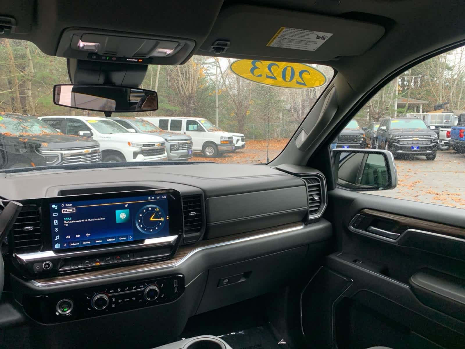 2023 Chevrolet Silverado 1500 LT (2FL)