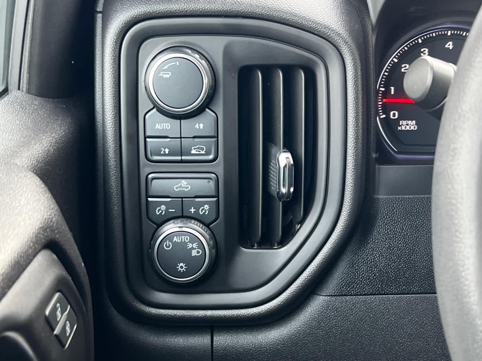 2020 Chevrolet Silverado 1500 Custom