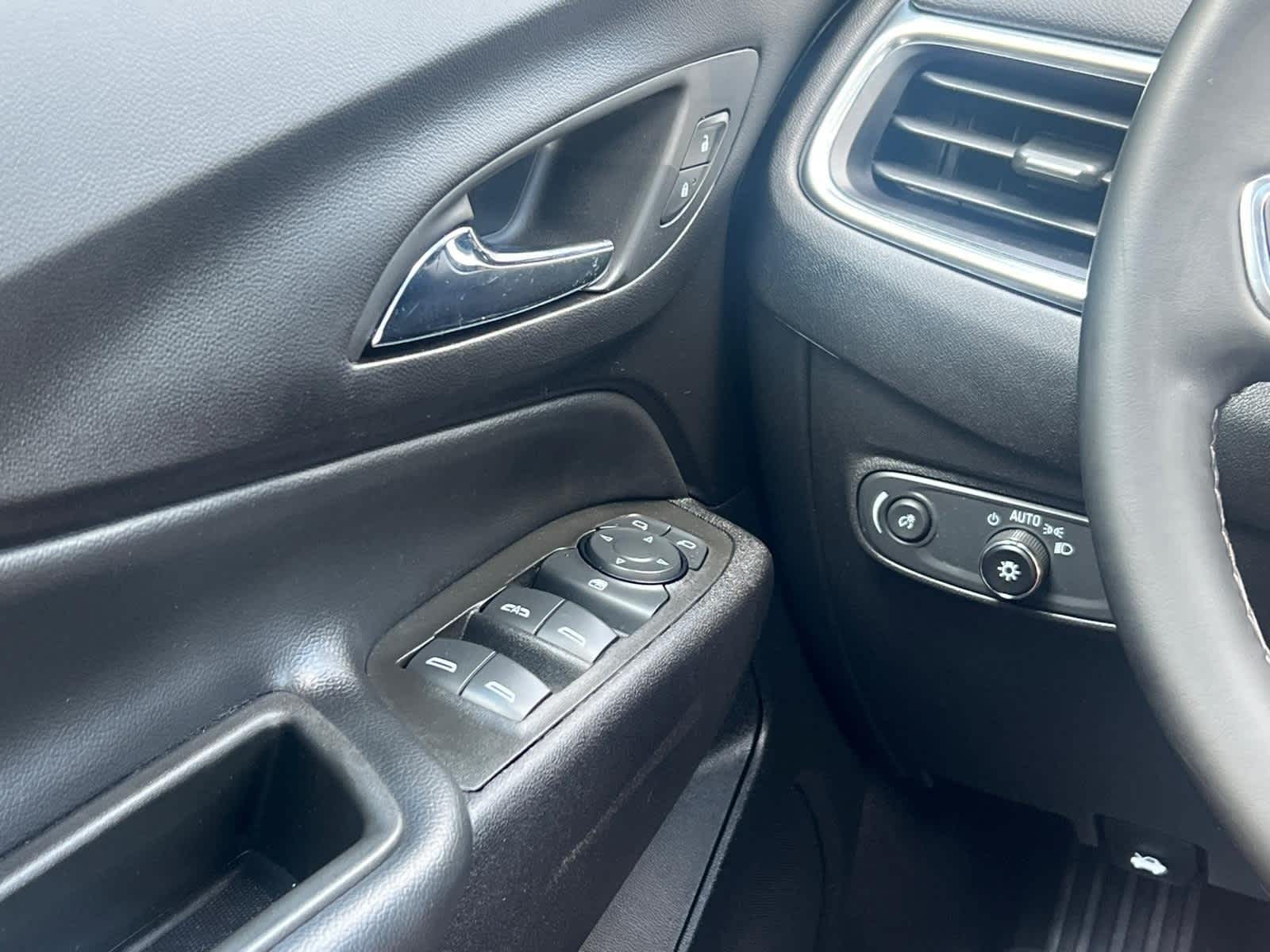 2024 Chevrolet Equinox LT - Photo 20